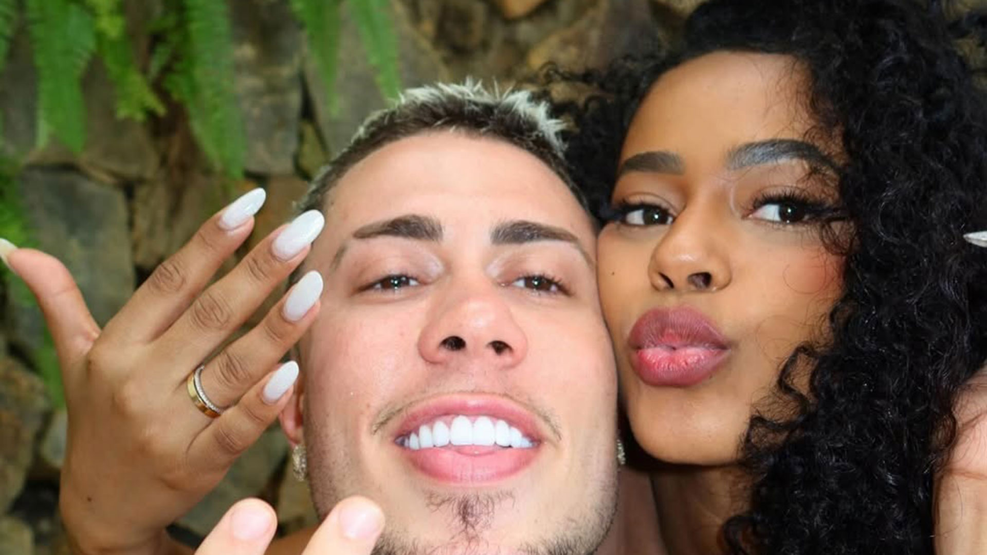 Mc Daniel se emociona ao visitar maternidade com Lorena Maria: ‘Vou chorar’