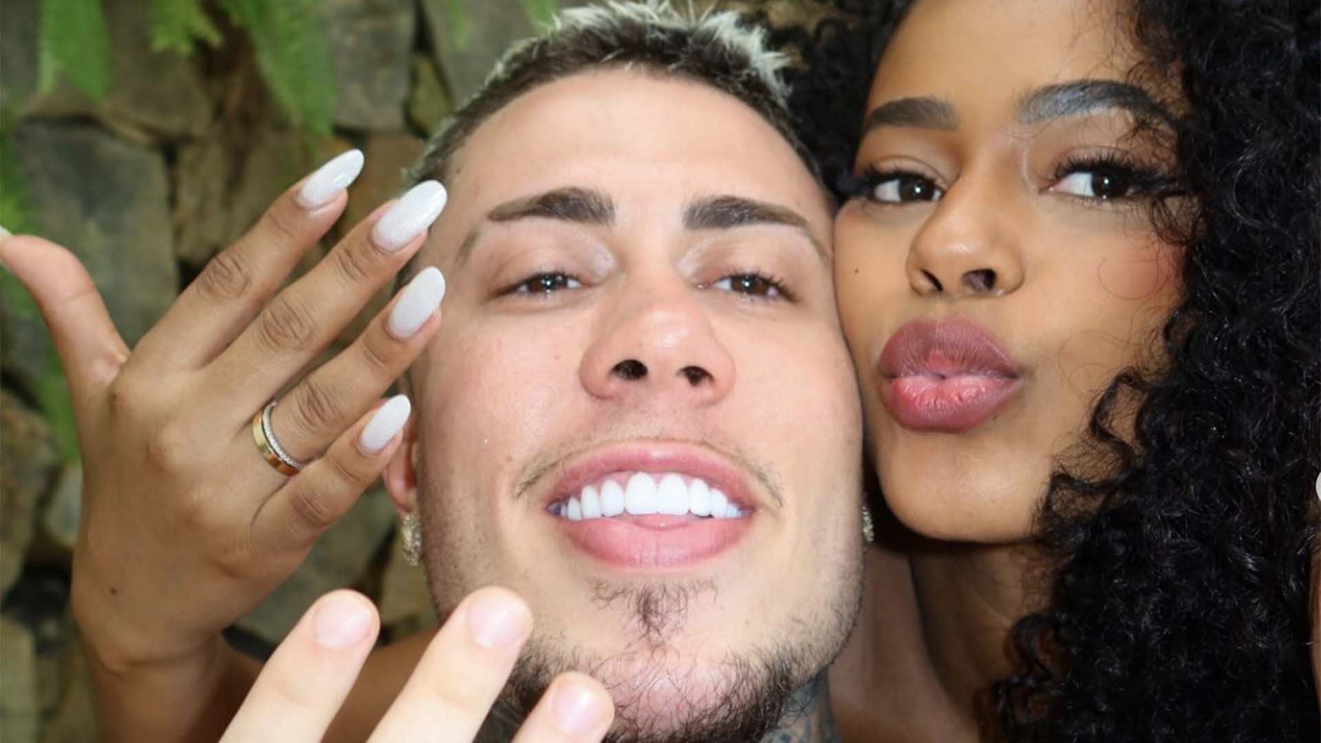 MC Daniel pede Lorena Maria em casamento: ‘Importante e especial’