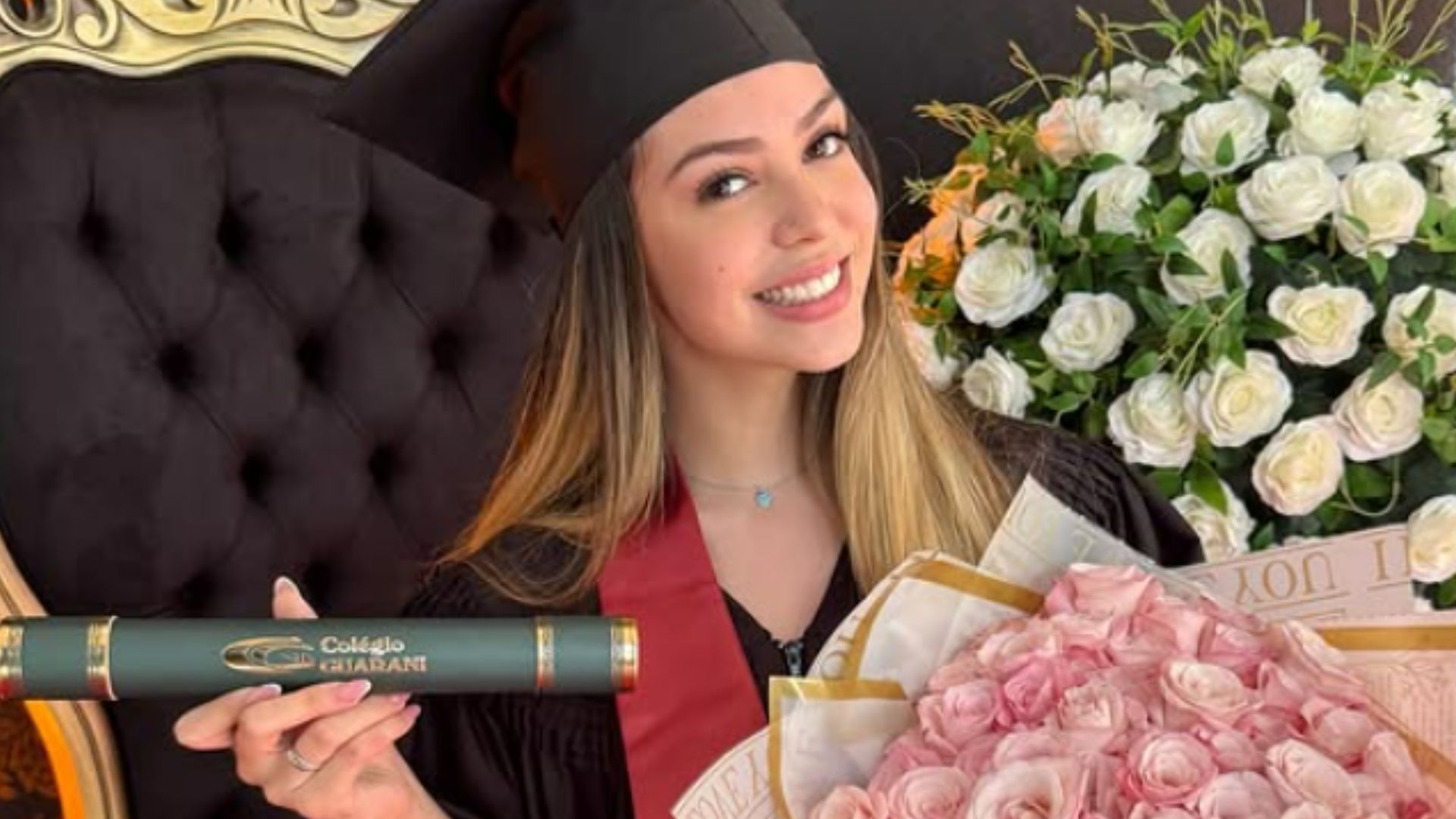 Melody exibe registros de sua formatura e internautas brincam sobre idade da cantora