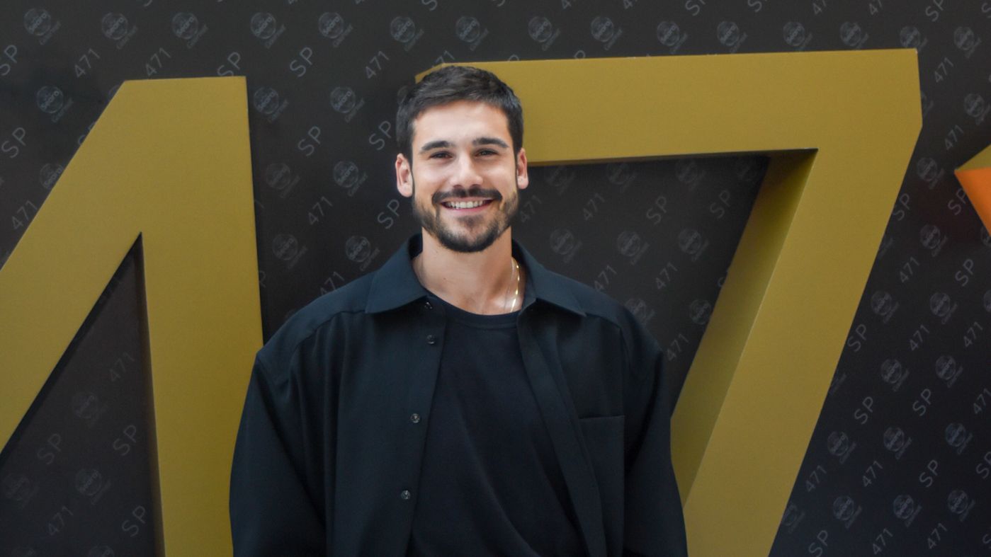 Nicolas Prattes assume ser noveleiro e admirar as tramas antigas: ‘Me identifico’