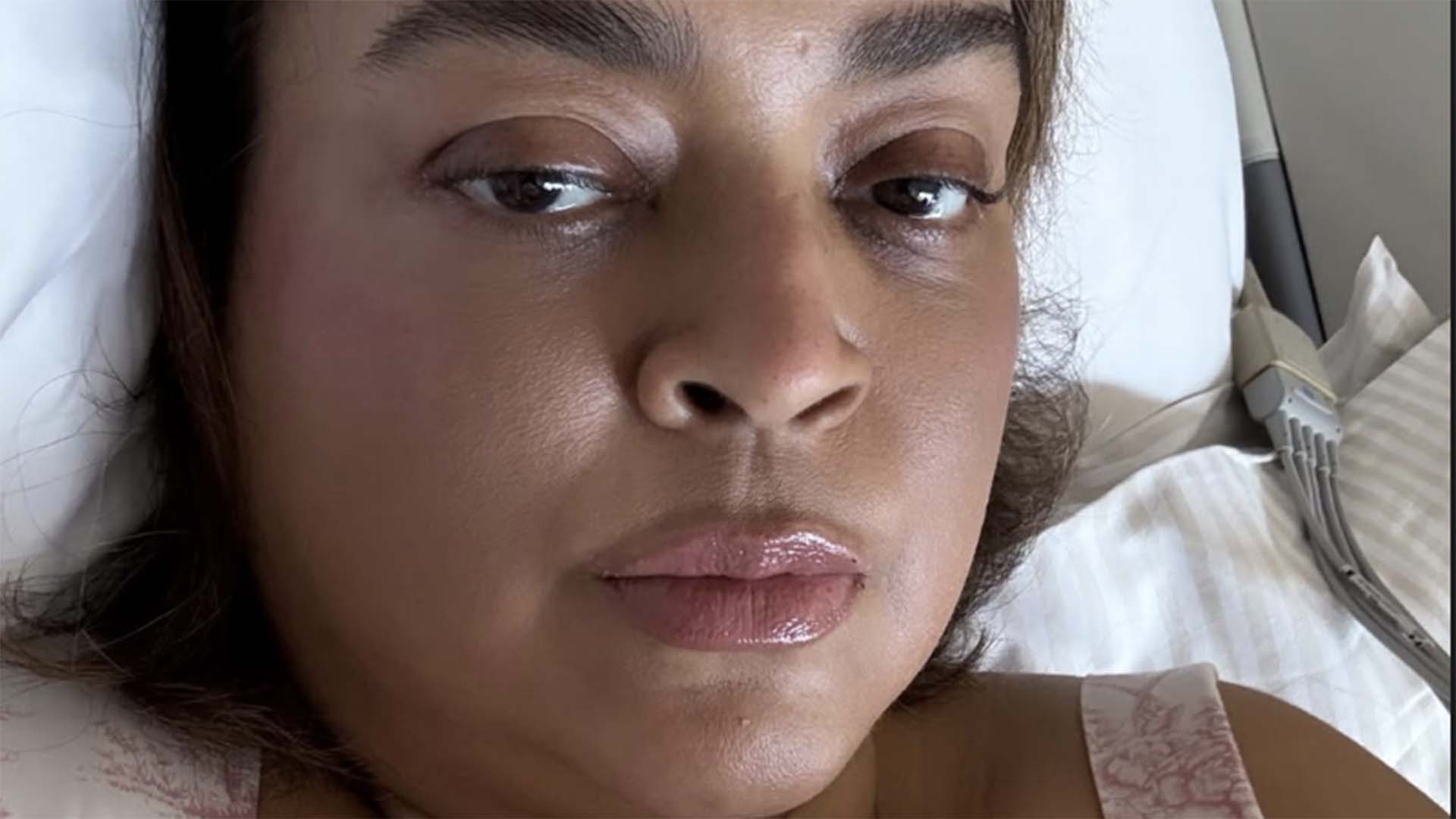 Preta Gil faz selfie no hospital após duas semanas de internação