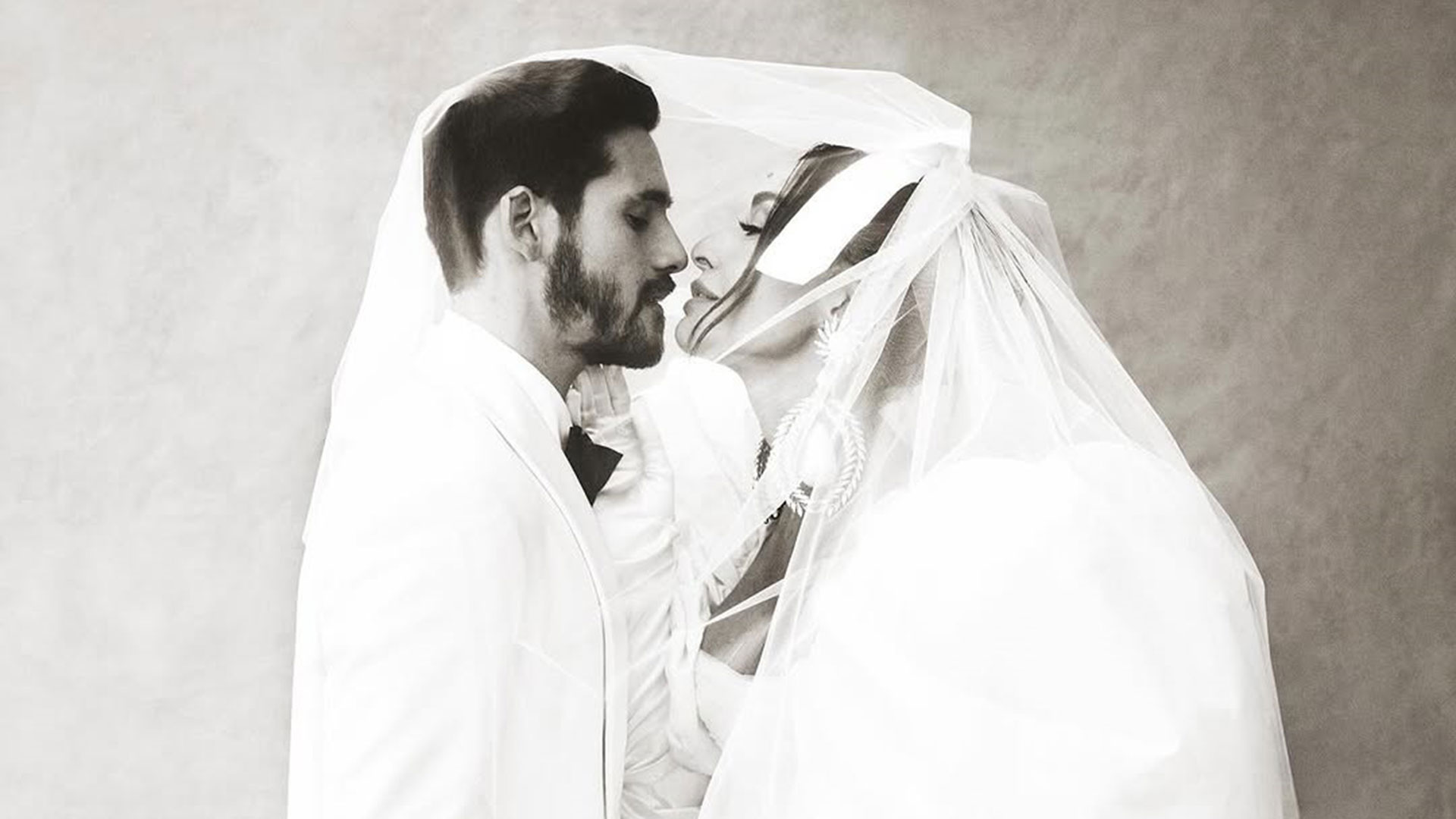 Sabrina Sato encanta com fotos oficiais do casamento com Nicolas Prattes