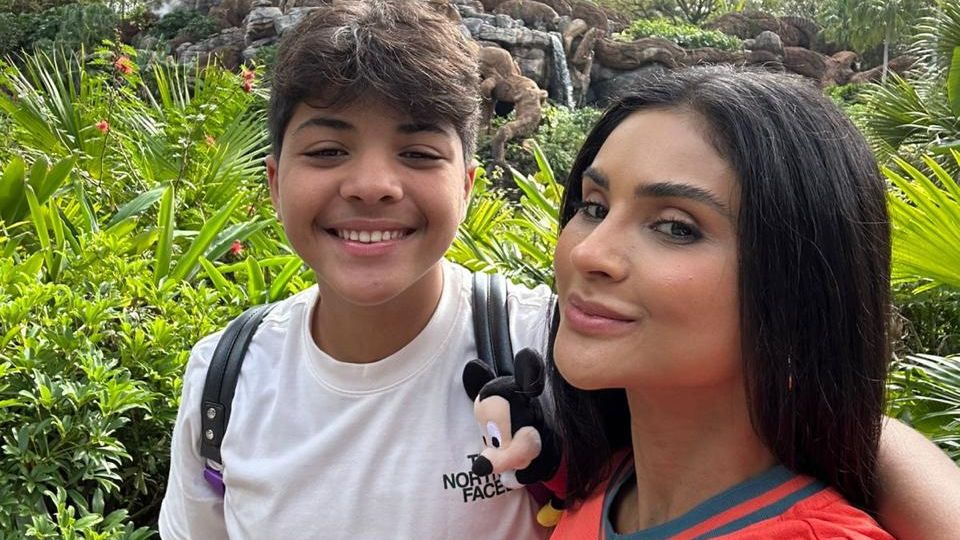 Mileide Mihaile detalha viagem a Orlando com o filho e se derrete: ‘Conectados, olho no olho’