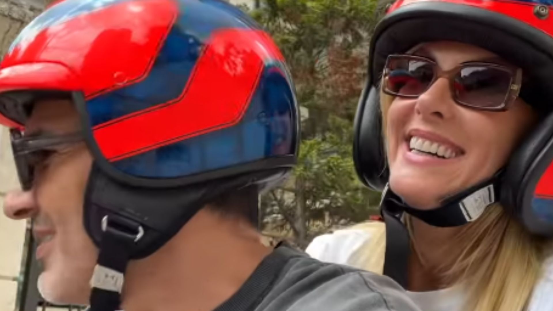 Ana Hickmann faz passeio de moto com Edu Guedes e relembra início de namoro