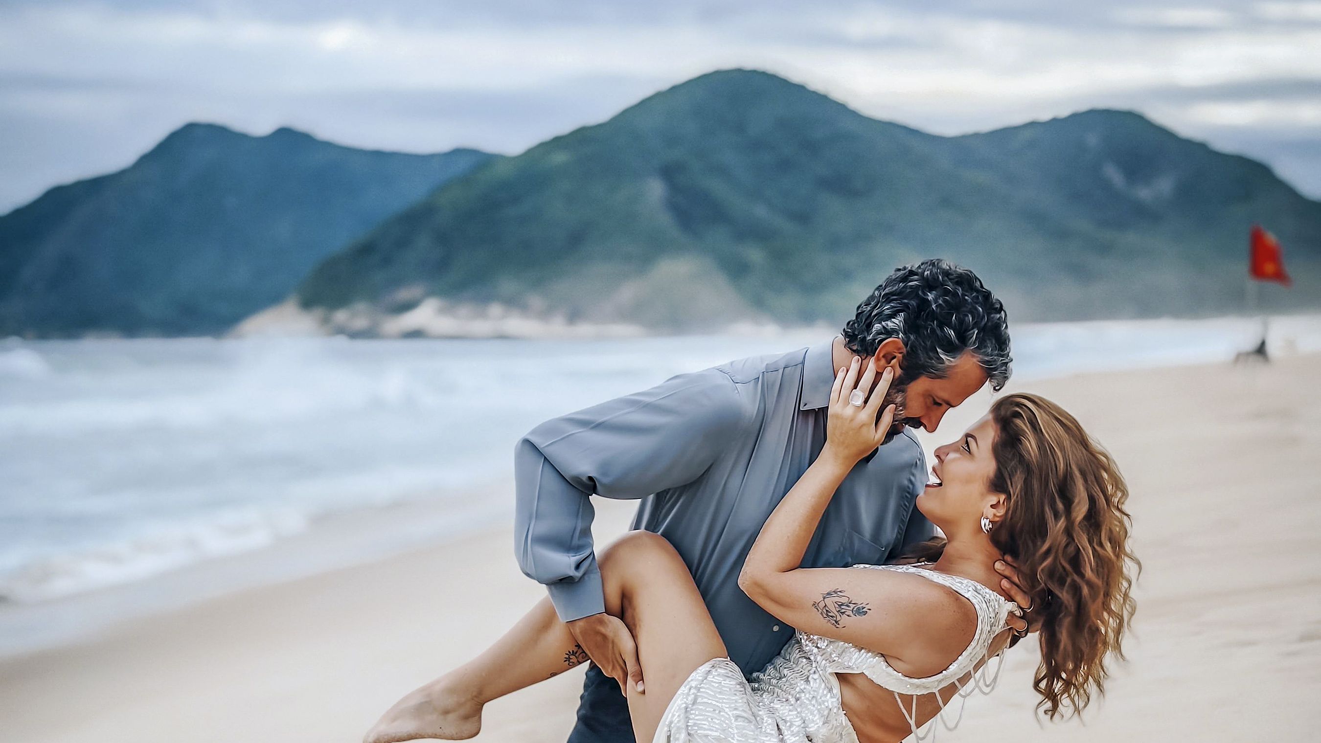 Bárbara Borges exalta o amor com Iran Malfitano: ‘Fortalecendo nossa conexão’