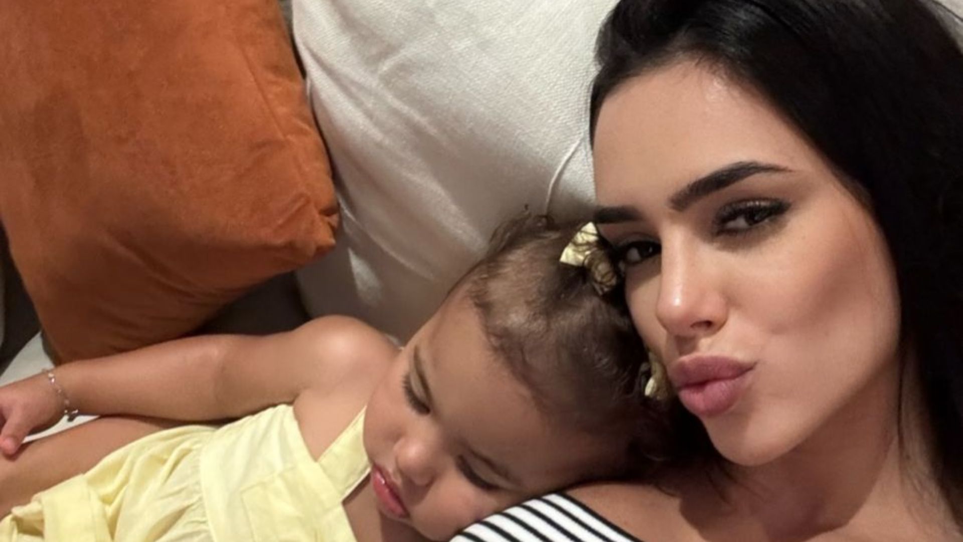 Ao lado de Mavie, Bruna Biancardi se derrete ao exibir barriguinha de gravidez: “Minhas meninas”