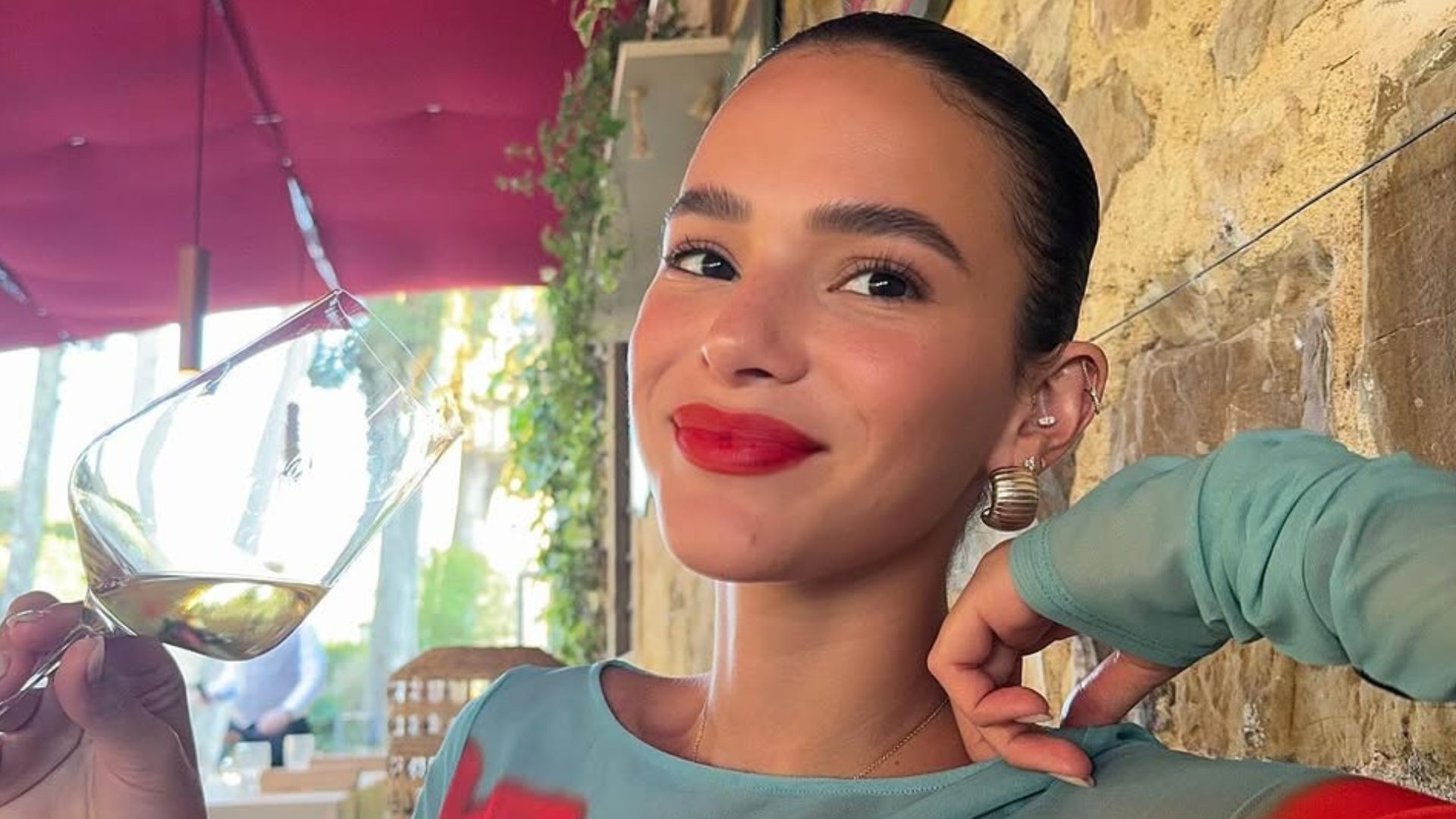 Bruna Marquezine aposta em novo projeto sobre problemas familiares