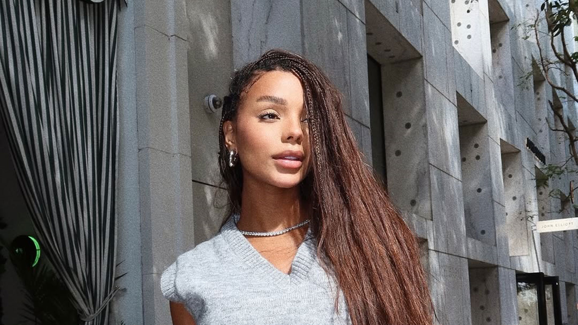 Brunna Gonçalves exibe barrigão e comenta sobre gravidez: ‘Amando’