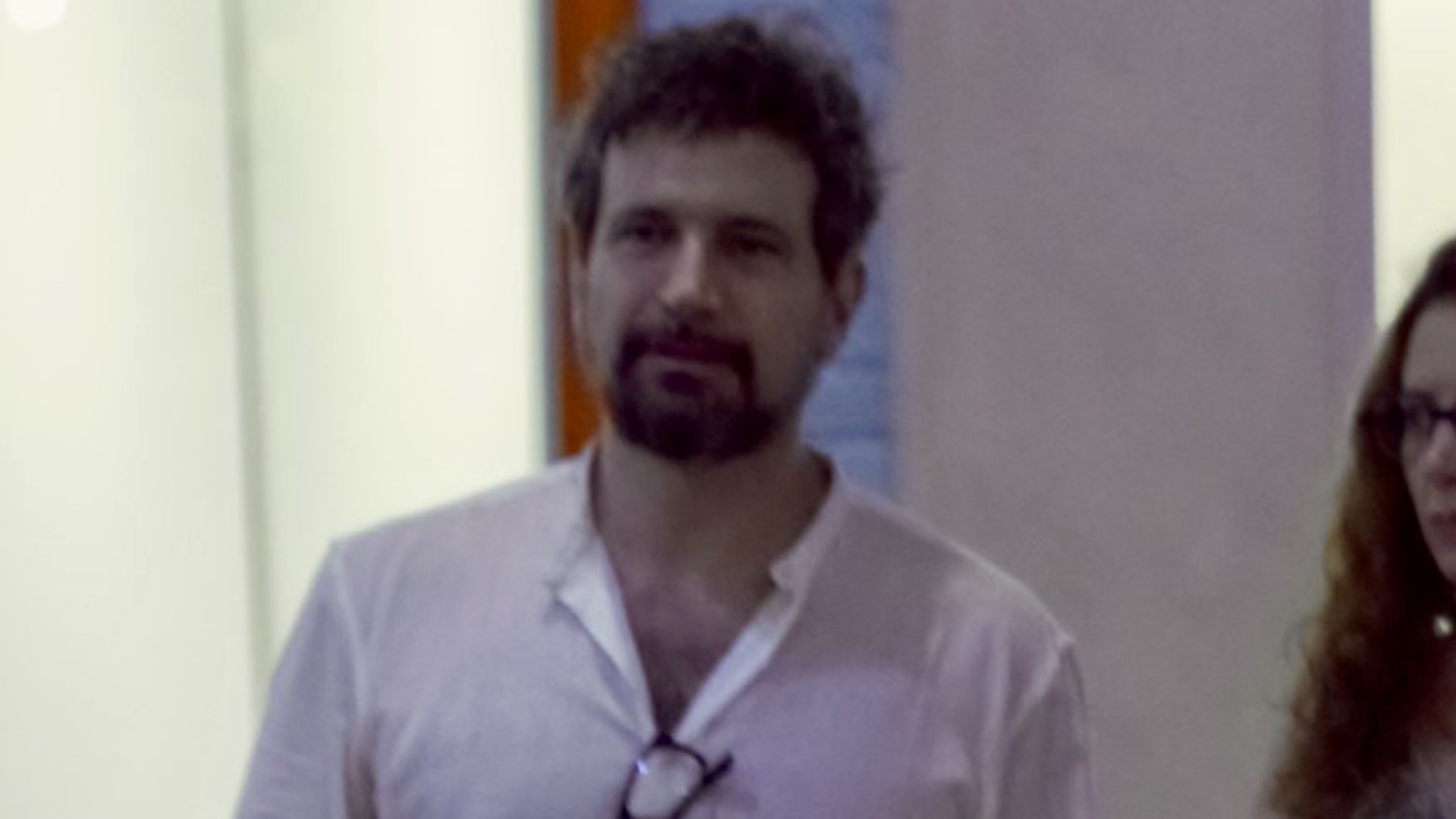 Caco Ciocler faz rara aparição com a esposa. Saiba quem é