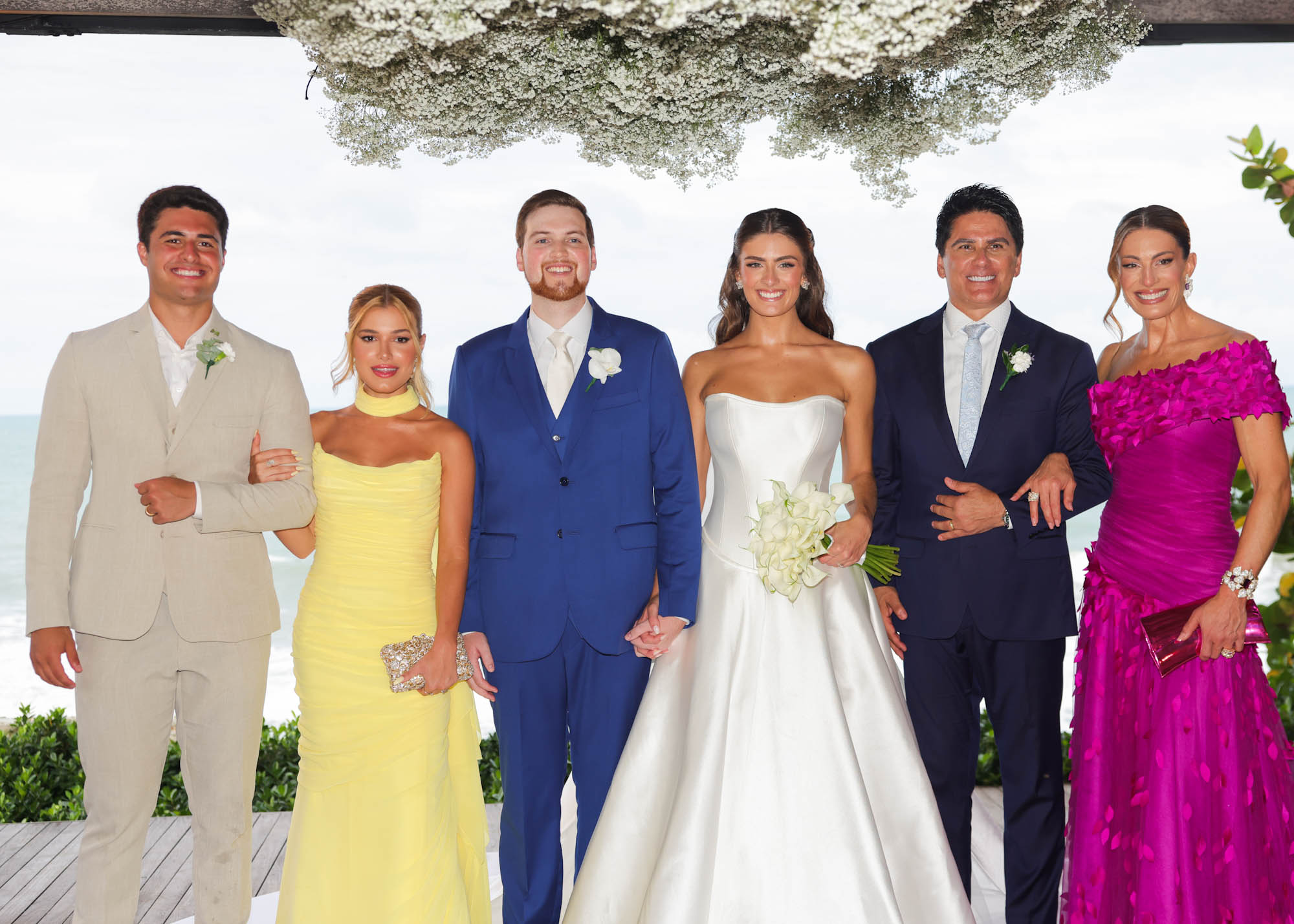 Herdeira de Cesar Filho e Elaine Mickely, Luma se casa em cerimônia religiosa