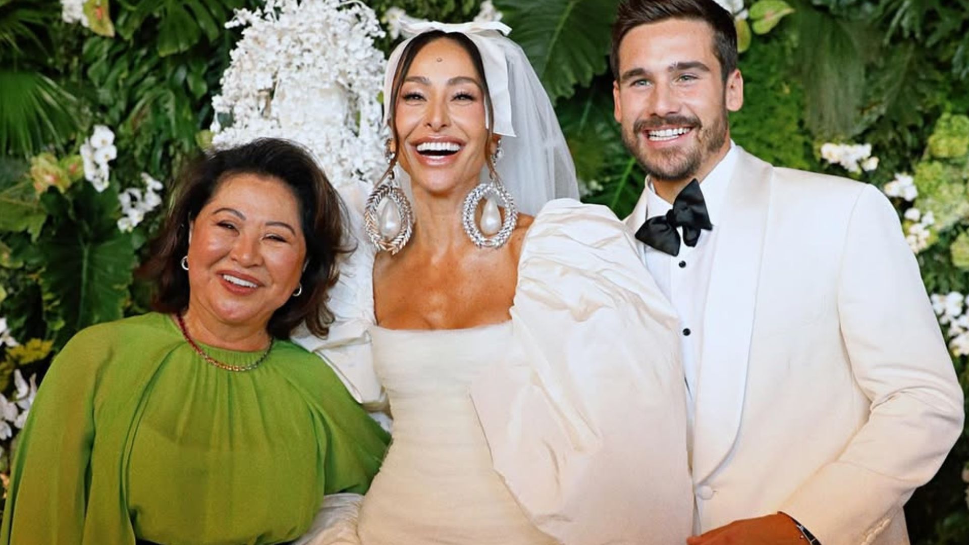 Mãe de Sabrina Sato comenta relação da filha com Nicolas Prattes: ‘Vi isso nele’
