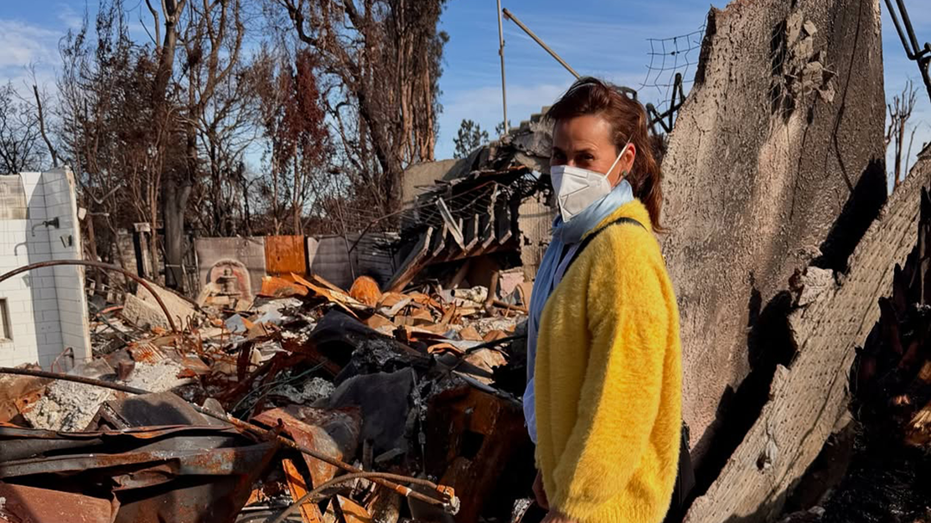 Aos 57 anos, atriz afastada da TV vive nos EUA e revela perda de apartamento em incêndio na Califórnia