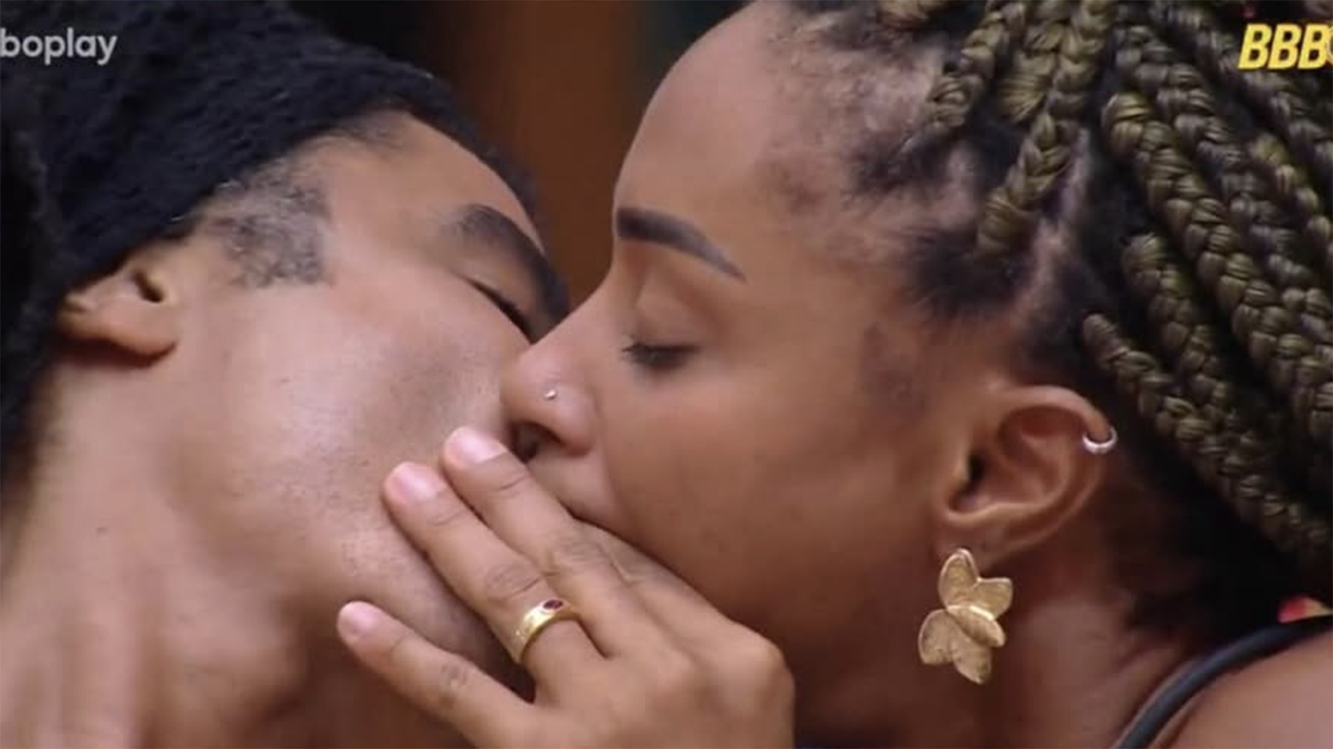 BBB 25: Eles voltaram! Diogo e Aline trocam beijo apaixonado após atrito