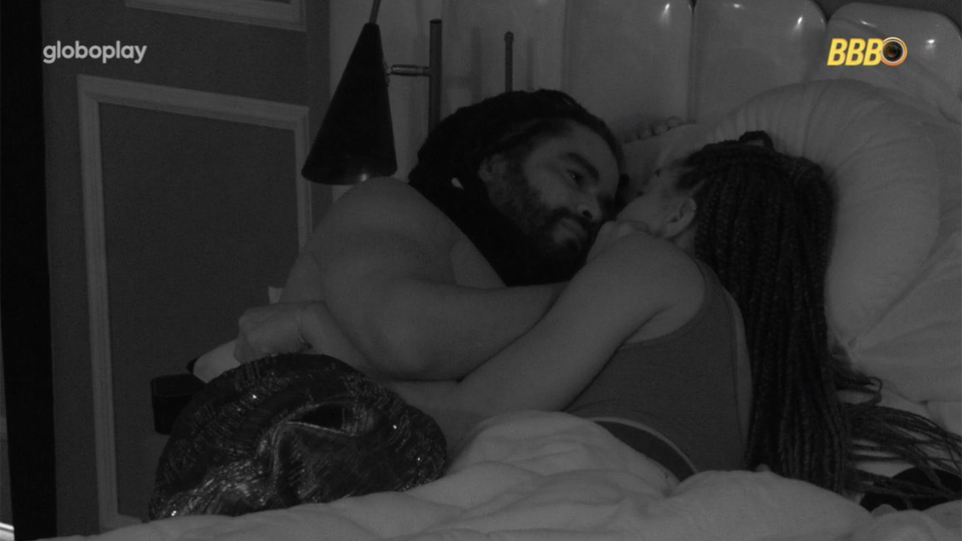 BBB 25: Na cama, Diogo Almeida faz pedido bizarro para Aline