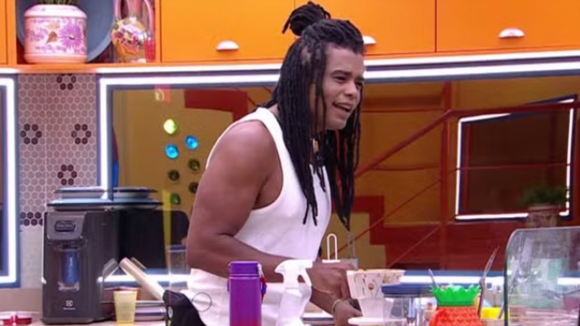 BBB 25: Diogo Almeida reage ao descobrir beijo entre Aline e Thamiris