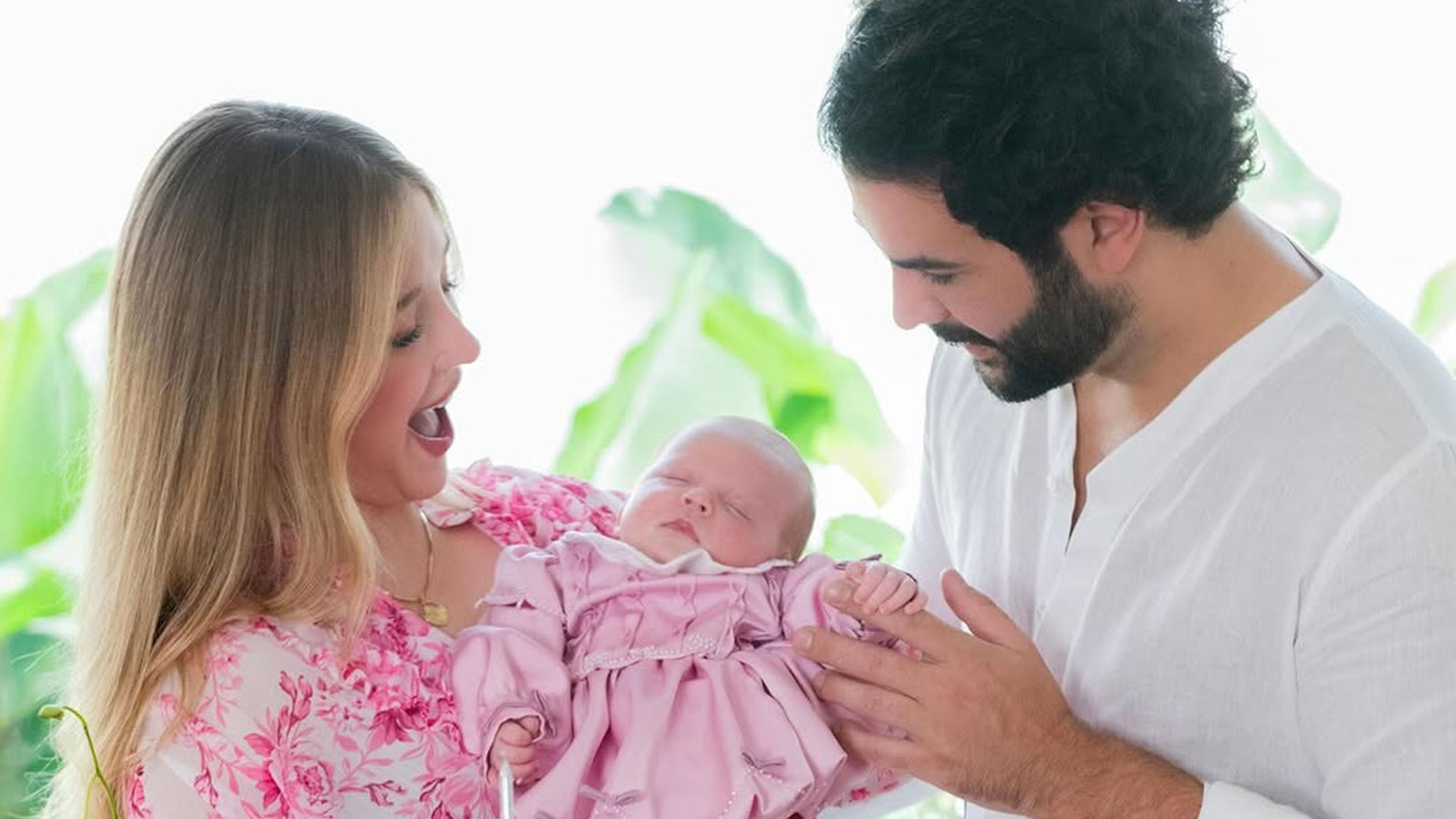 Duda Reis mostra novas fotos do mesversário da filha Aurora
