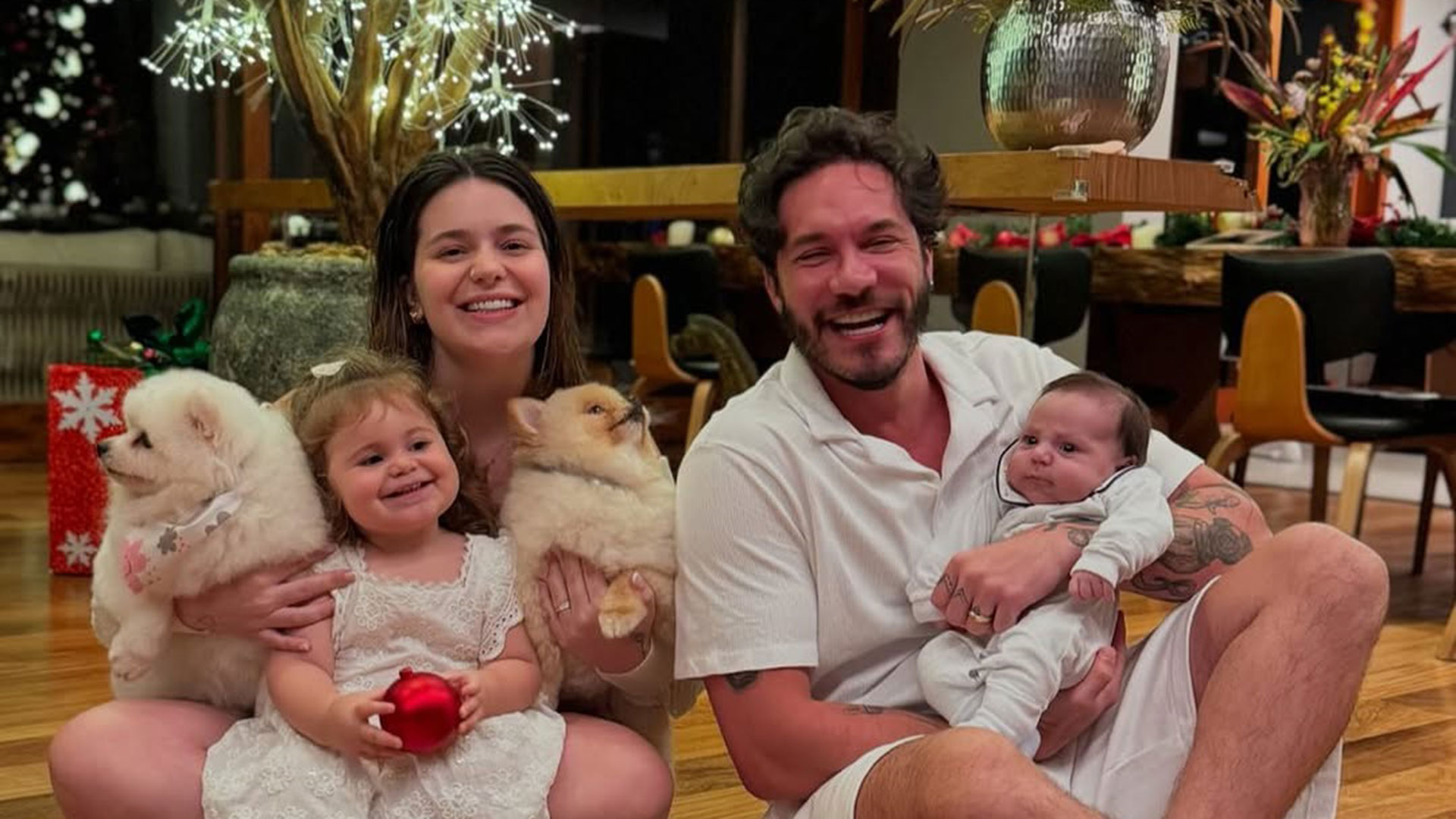Eliezer elogia Viih Tube: ‘Vem ser gata aqui em casa’