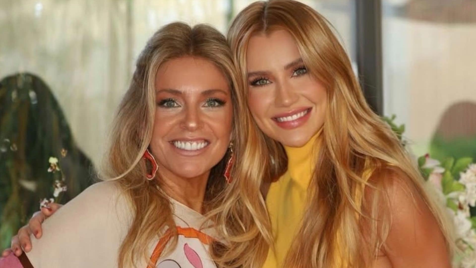 Ex-esposa de Roberto Justus vai ao almoço de aniversário de Ana Paula Siebert