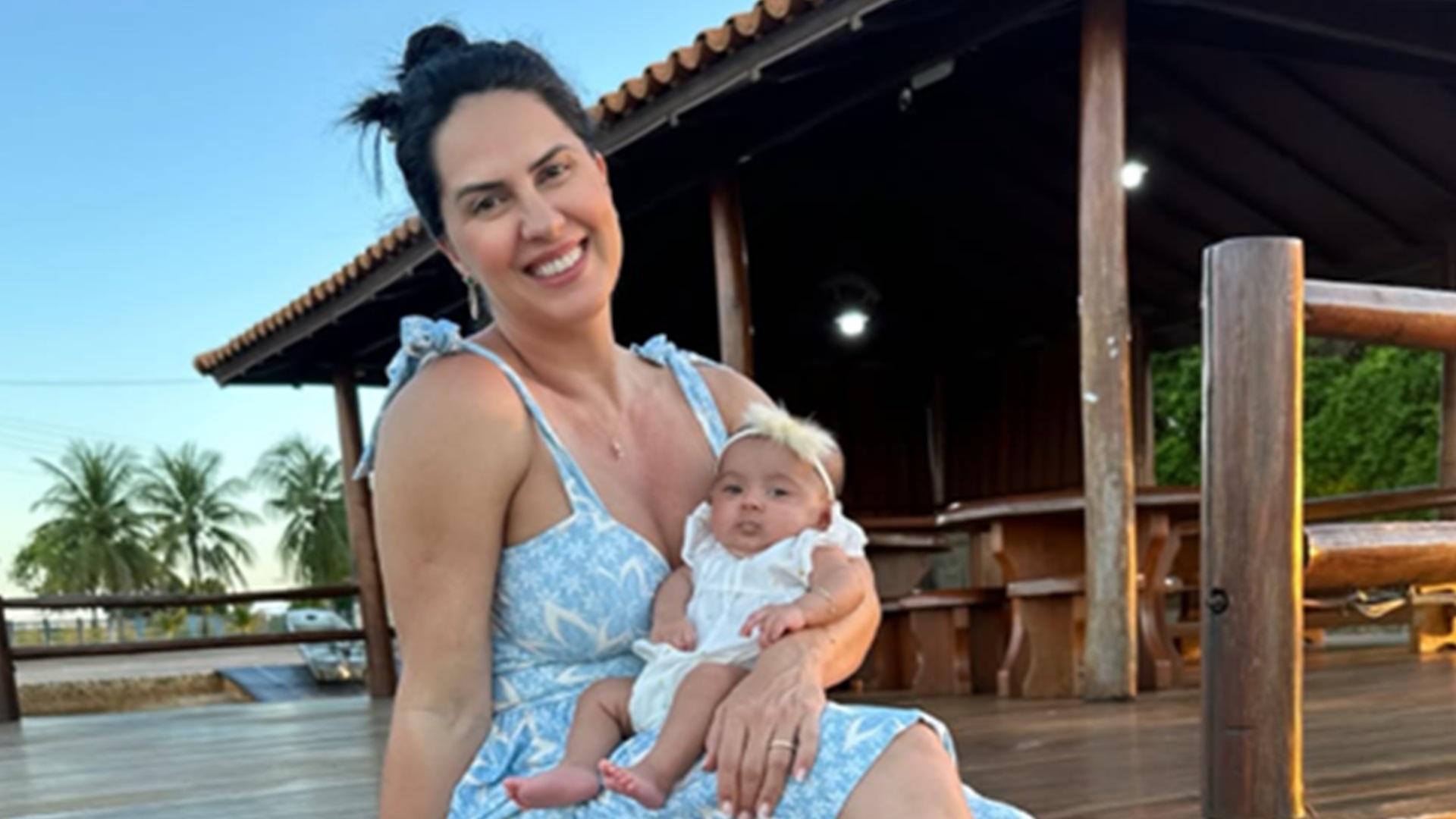 Graciele Lacerda celebra os dois meses de Clara, sua filha com Zezé Di Camargo