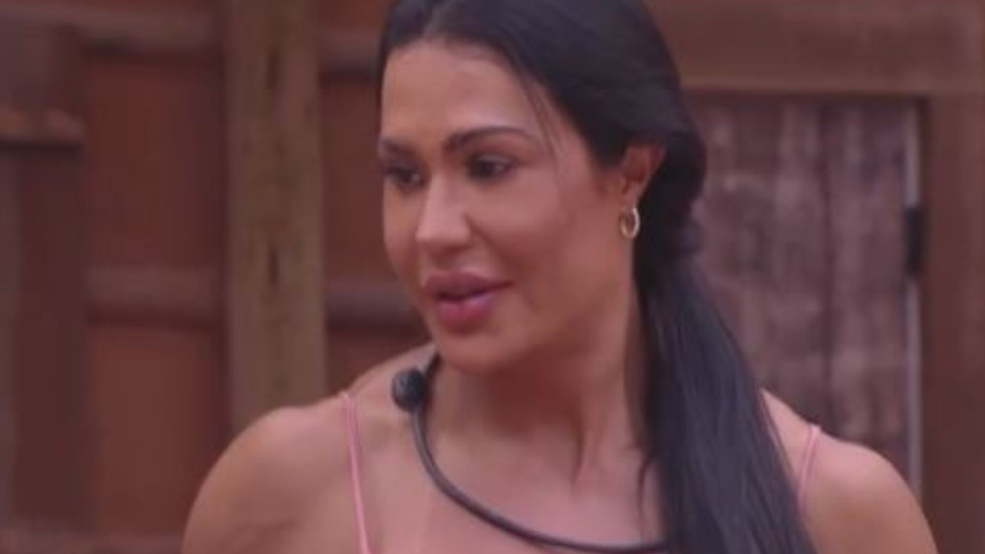 BBB 25: Gracyanne Barbosa opina sobre aproximação de Vitória Strada com sister