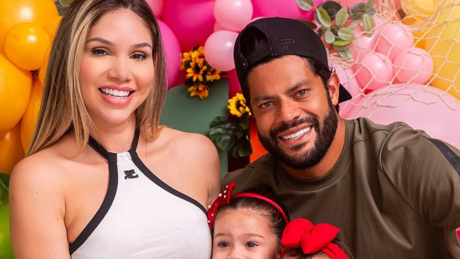 Filha caçula de Hulk Paraíba encanta ao surgir fantasiada em data especial
