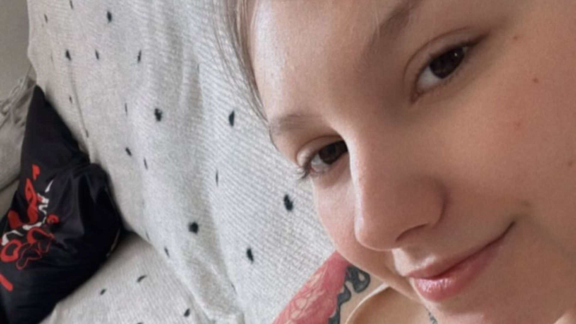 Isabel Veloso encanta ao posar em novo registro com o filho, Arthur