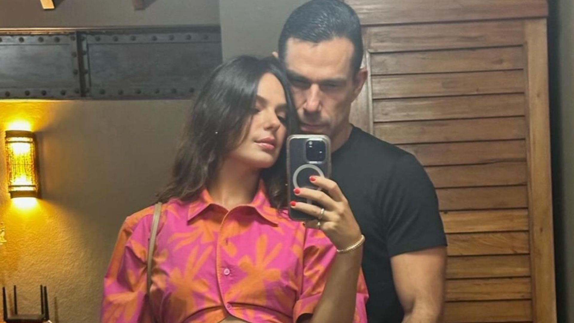 Isis Valverde e Marcus Buaiz listam recomedações para os convidados do casamento