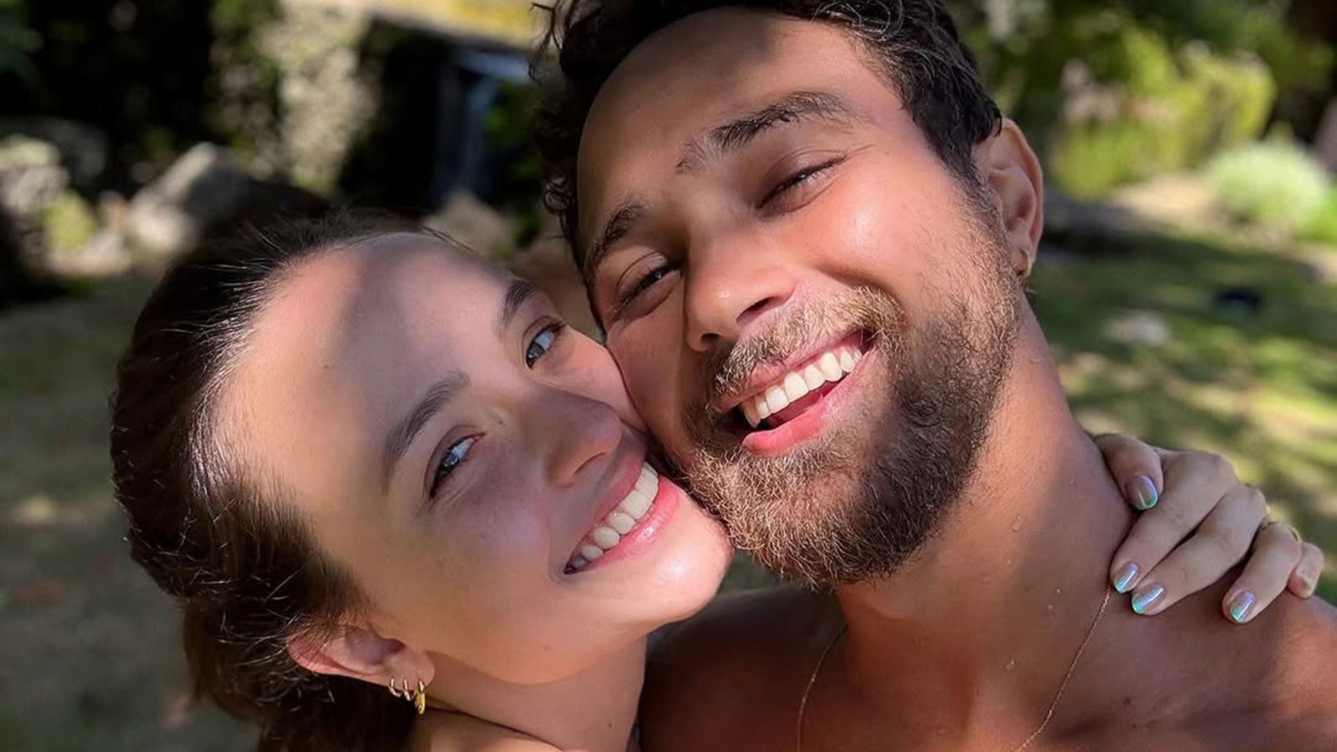 Larissa Manoela relembra detalhes do convite de casamento