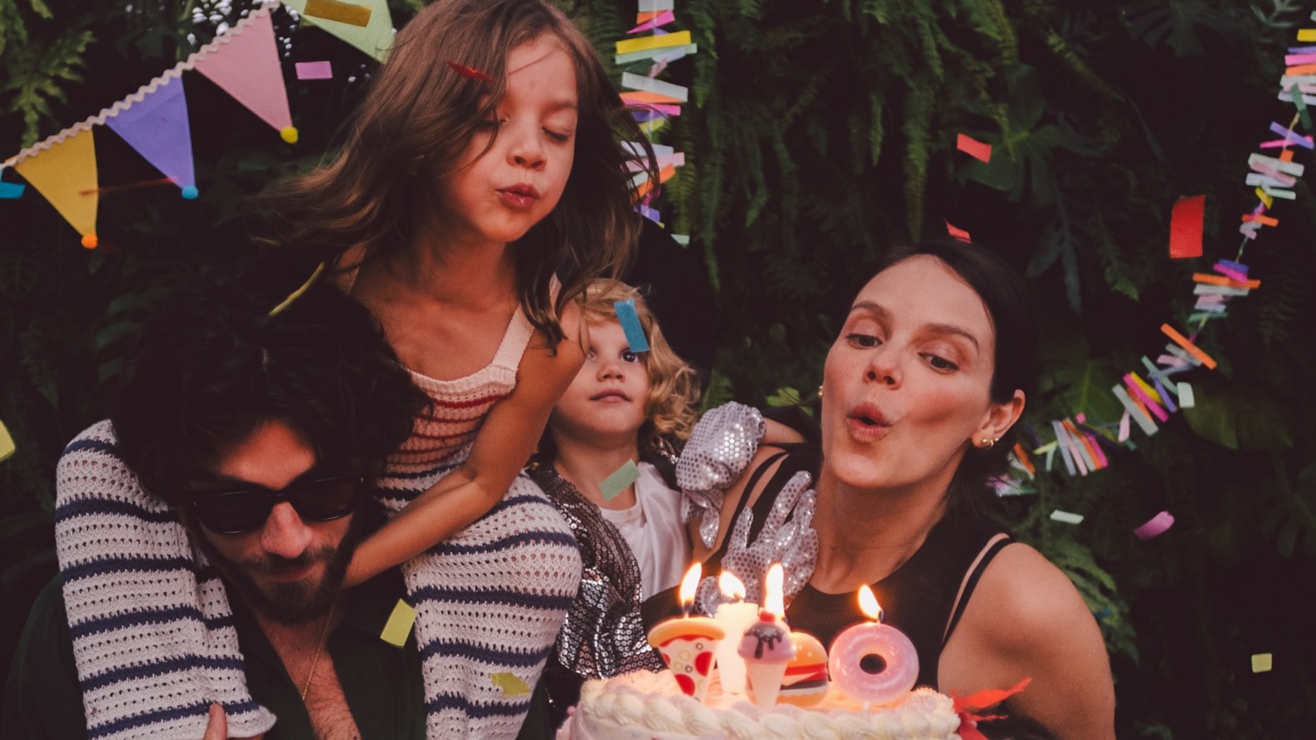Laura Neiva abre álbum de fotos da festa de aniversário da filha mais velha