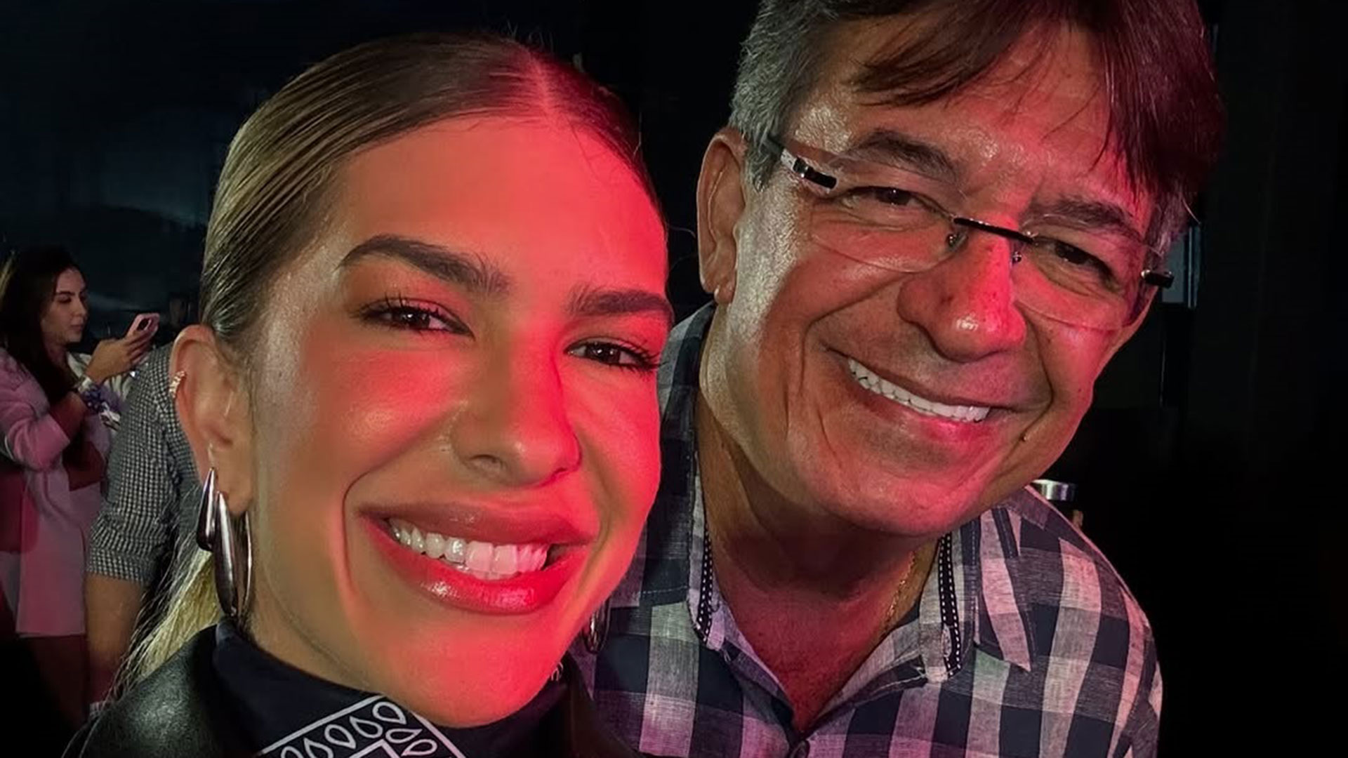 Lore Improta faz homenagem para o pai: ‘Me inspira’