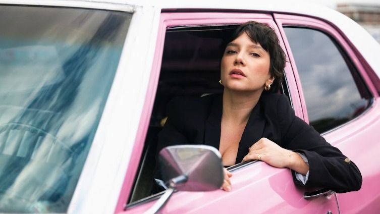 Lorena Comparato enfrenta ‘perrengue chique’ em Nova York durante folga inesperada