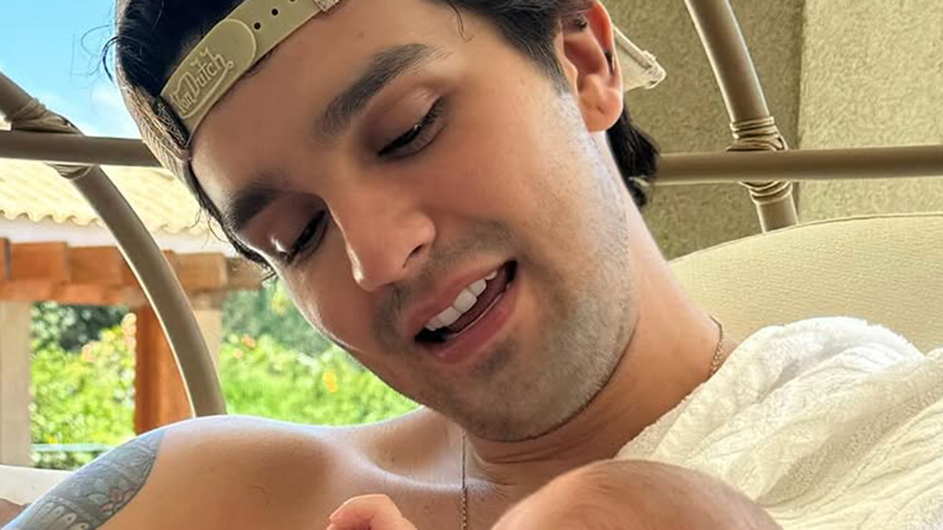 Luan Santana explode o fofurômetro com nova foto de sua filha, Serena
