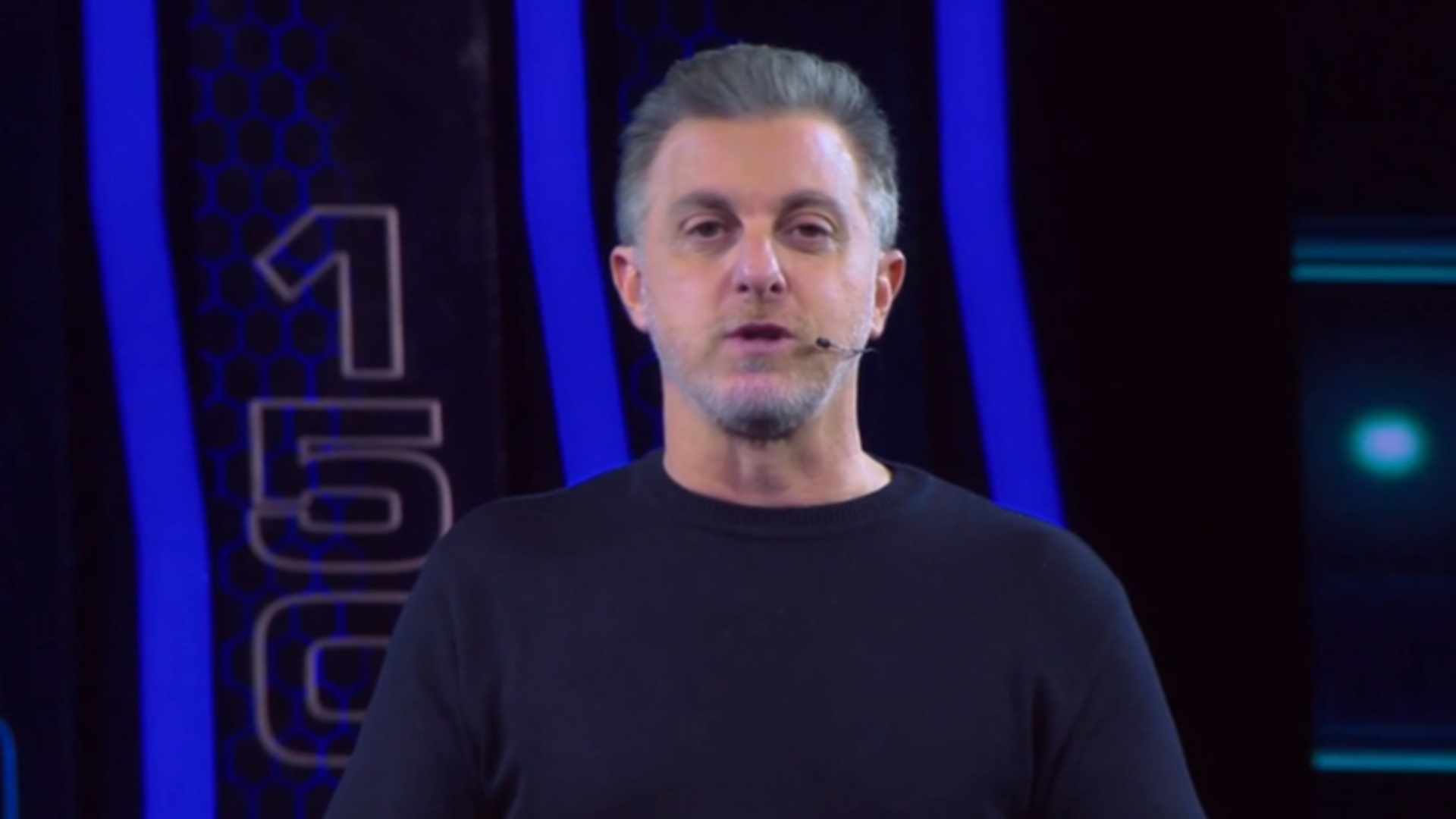 Dupla perde tudo no The Wall, Luciano Huck se comove e faz doação: ‘Me comprometo’