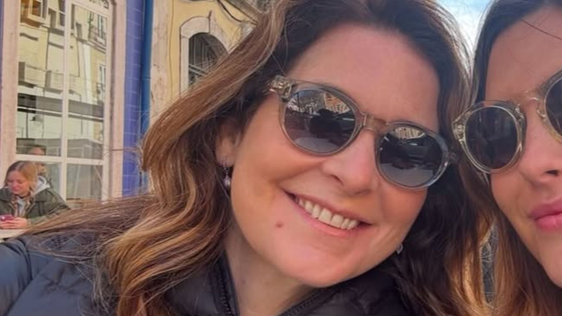 Cláudia Abreu divide foto rara com a filha e semelhança impressiona: ‘Irmãs’