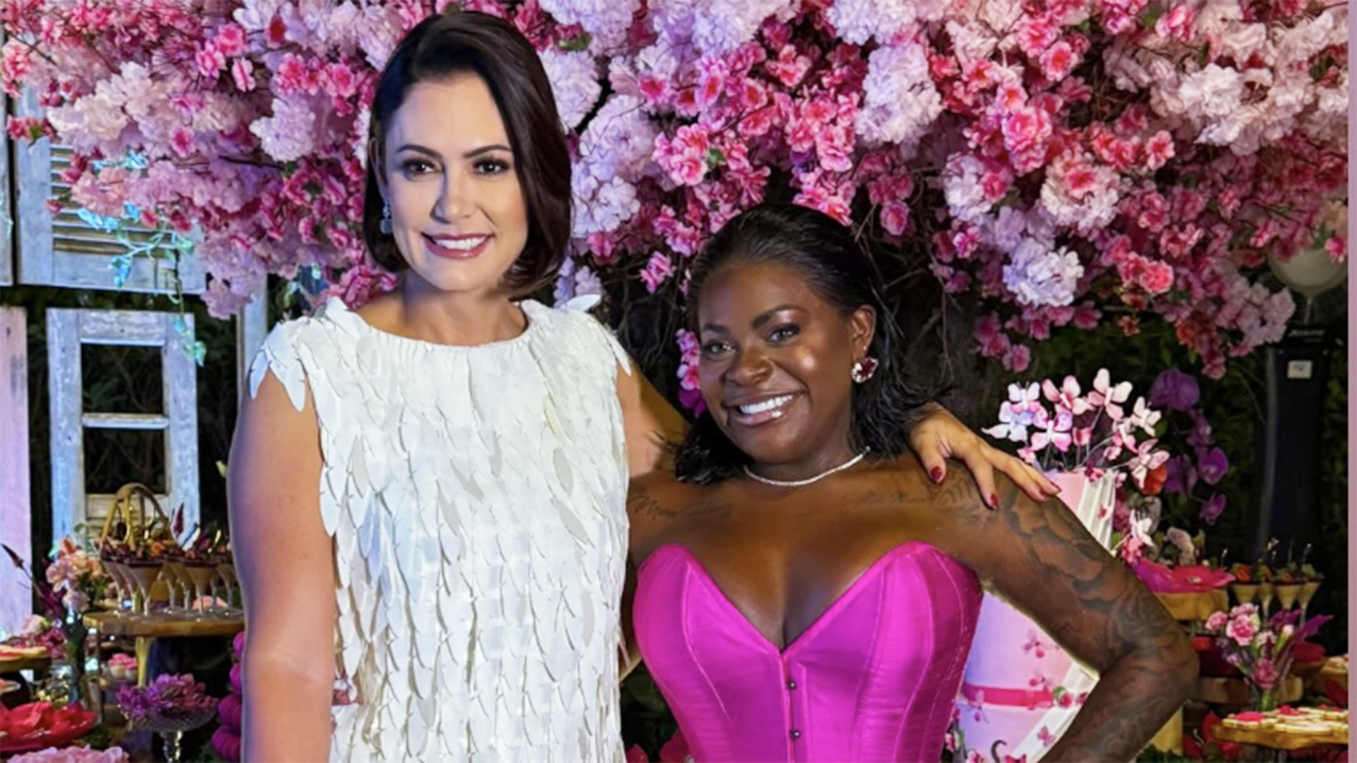 Jojo Todynho recebe a ex-primeira-dama Michelle Bolsonaro em seu aniversário