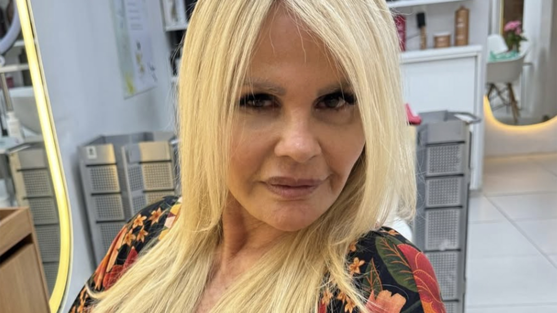 Monique Evans para de falar com a filha e é bloqueada: ‘Uma bobagem’