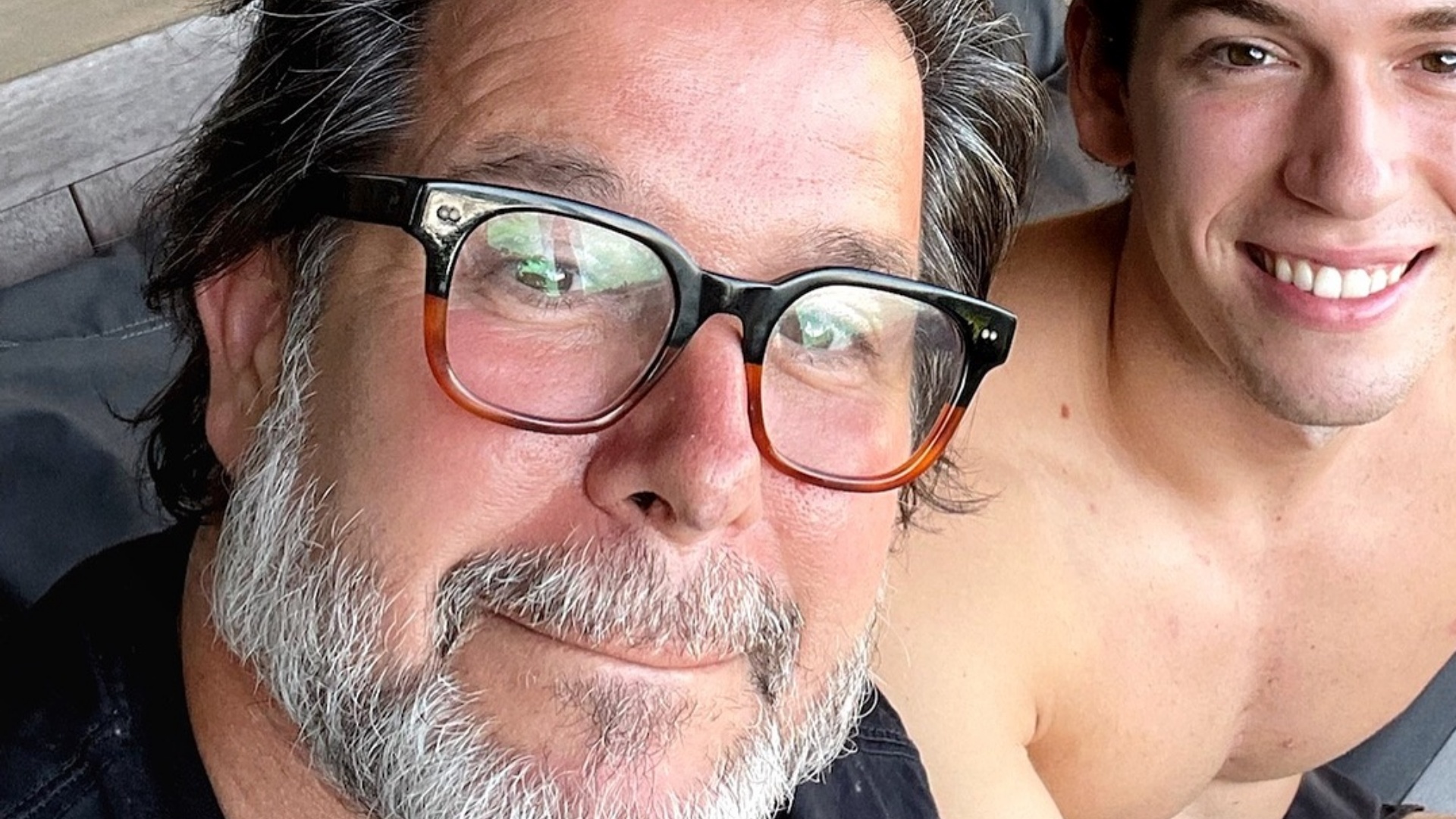 Murilo Benício chama atenção ao postar foto com o filho caçula: ‘Gatos’