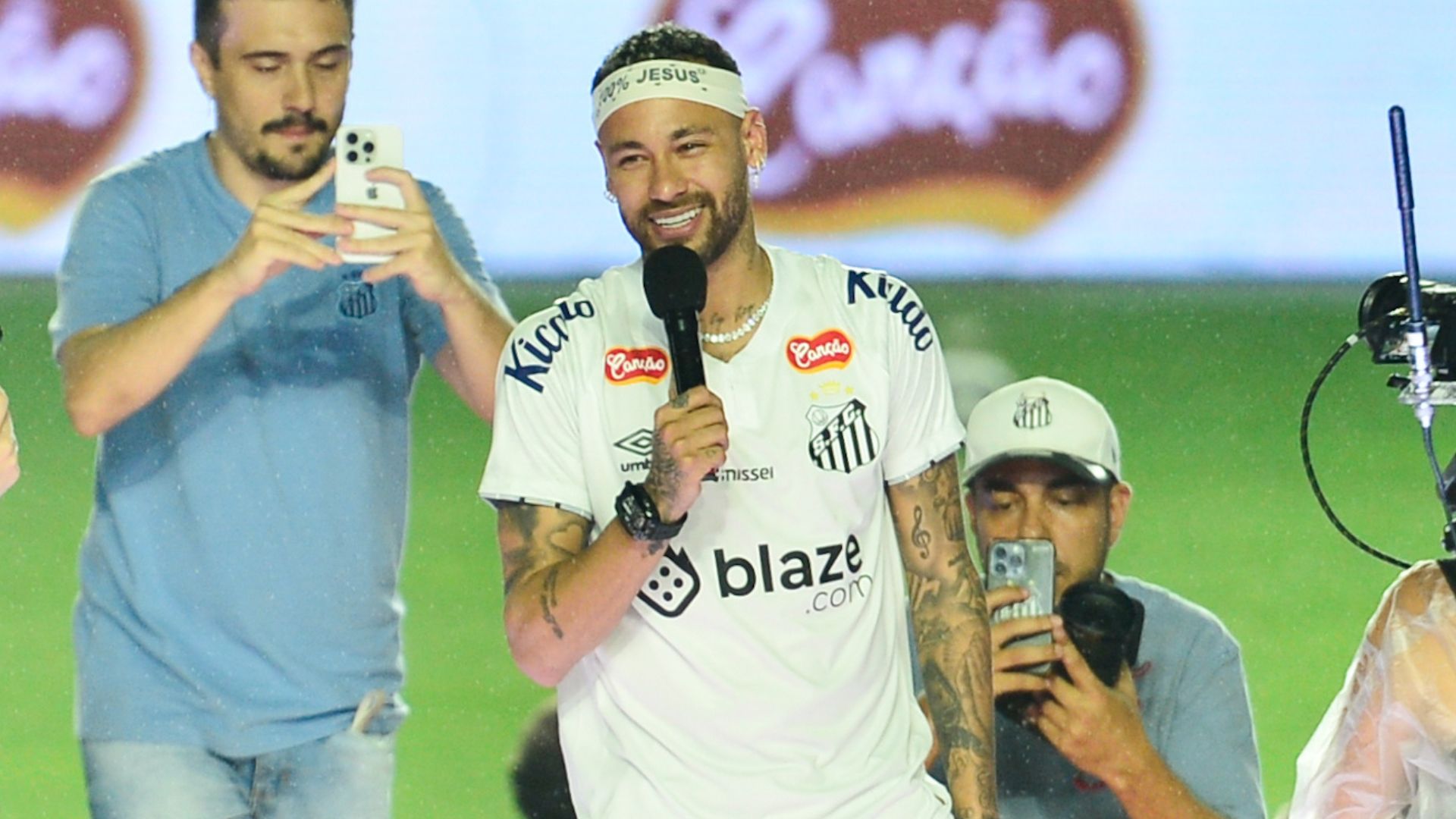 Neymar Jr. analisa retorno à Seleção Brasileira e próximos passos no Santos: “Vontade de ser campeão”