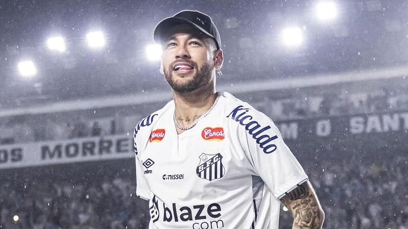 Neymar chega aos 33 de volta ao Brasil, pai de quatro e com título de príncipe: ‘Vivendo um sonho’