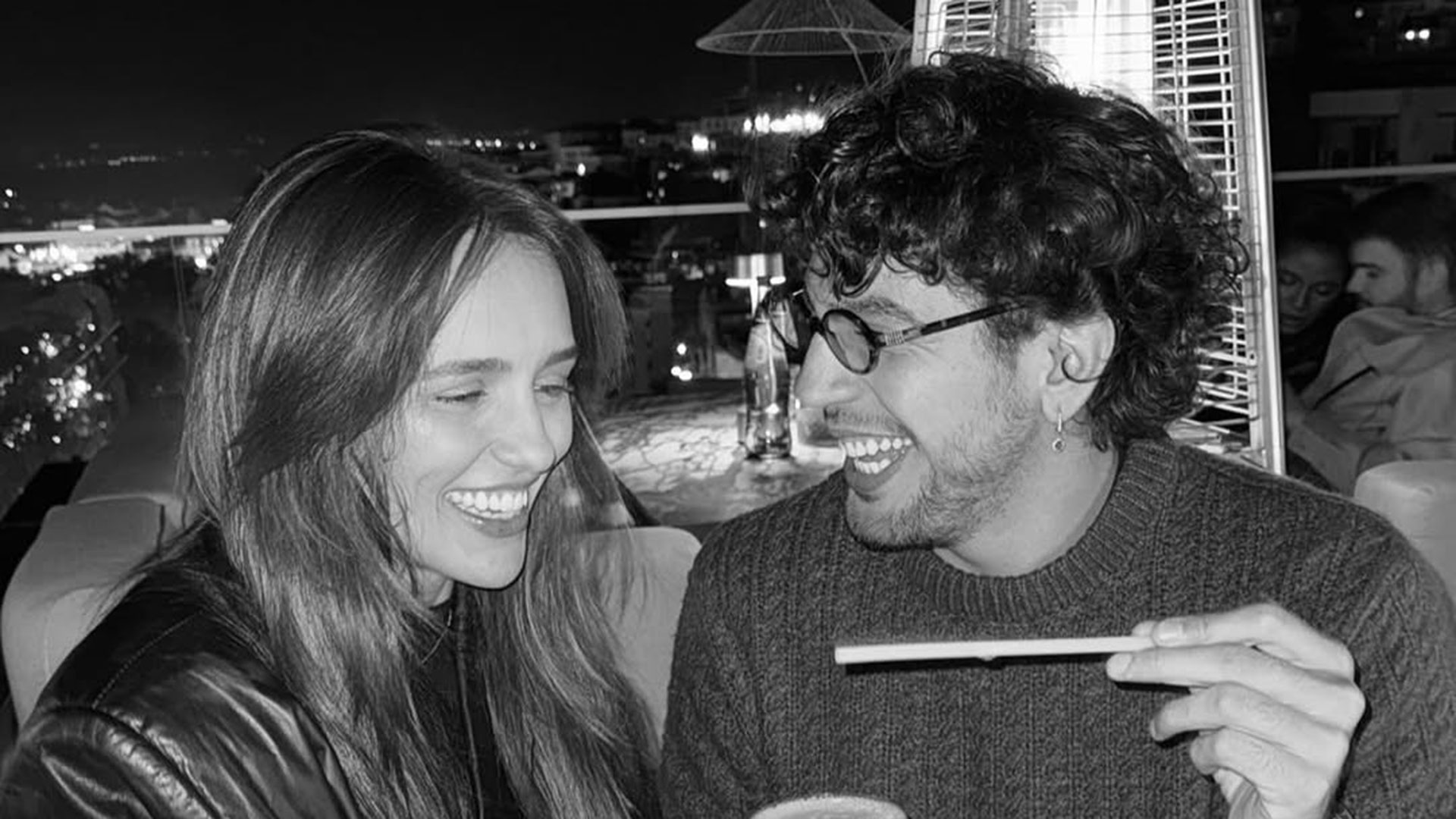 Rafa Kalimann recebe surpresa romântica de Nattan durante trabalho