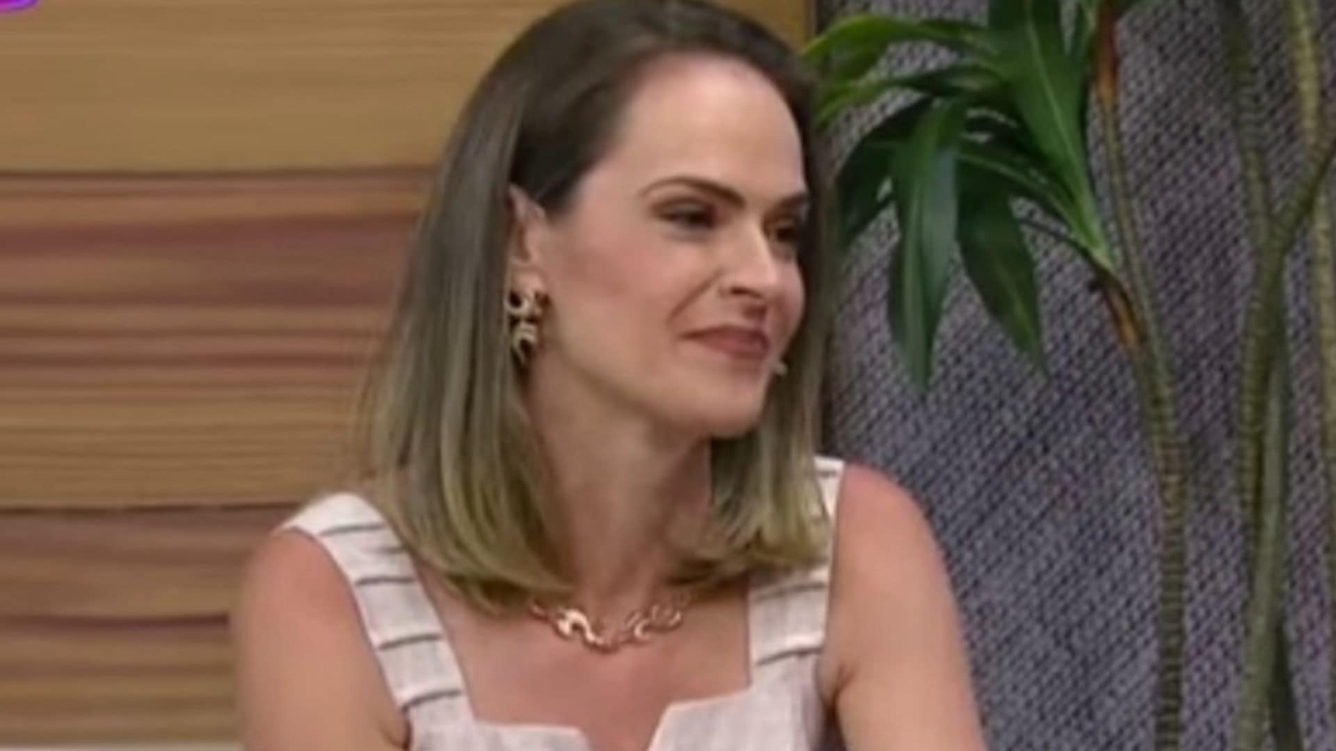 Regiane Tápias pede demissão e sai do programa ‘Mulheres’, da Gazeta