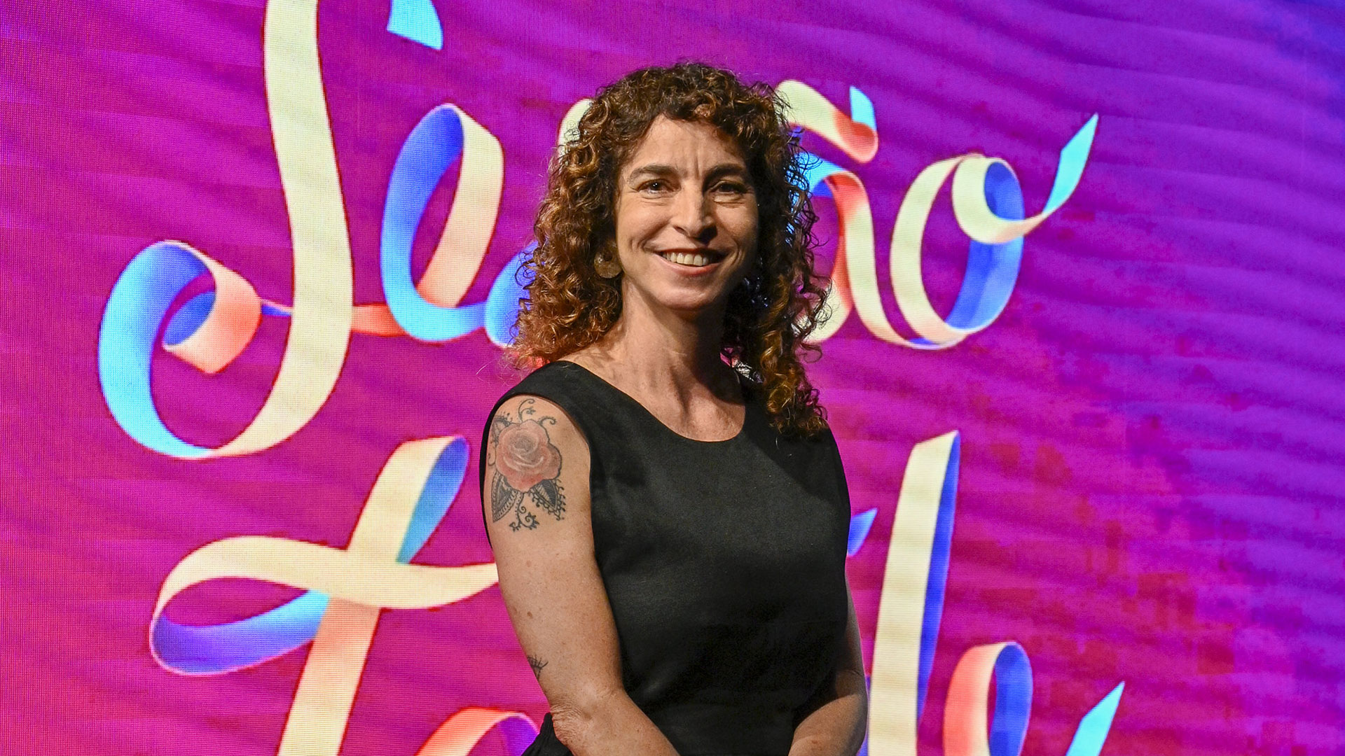 Rosane Svartman, autora de Dona de Mim, lamenta incêndio nos estúdios Globo