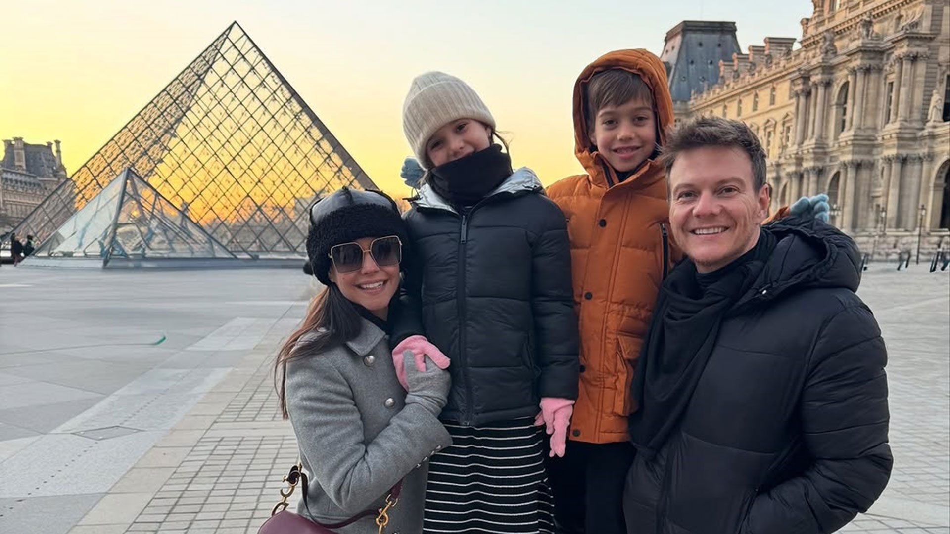Thais Fersoza mostra momentos especiais de viagem em família para Paris