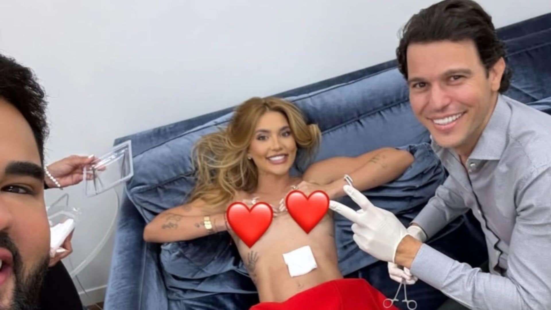 Virginia Fonseca recebe médico e faz consulta em seu camarim no SBT