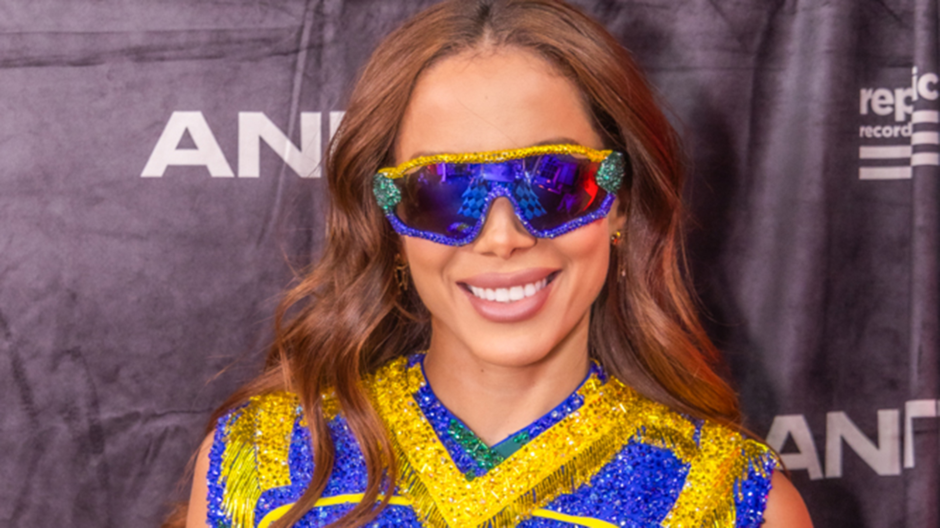 Anitta pede perdão para Ivete Sangalo e revela reação da cantora