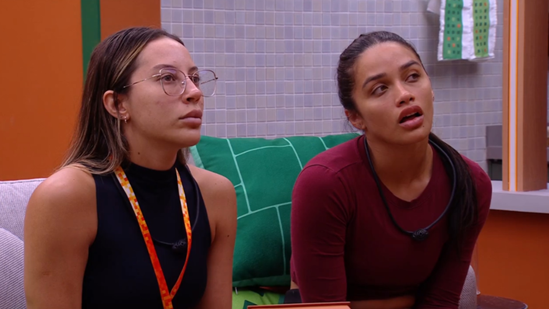 BBB 25: Renata se decepciona ao usar poder do líder para ouvir conversa alheia