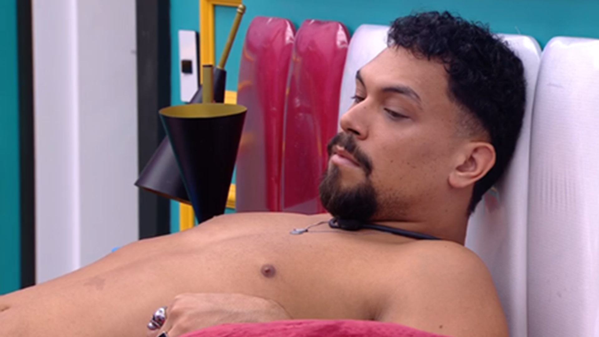 BBB 25: Sem Aline, Vinícius faz confissão: ‘Me sufocando’