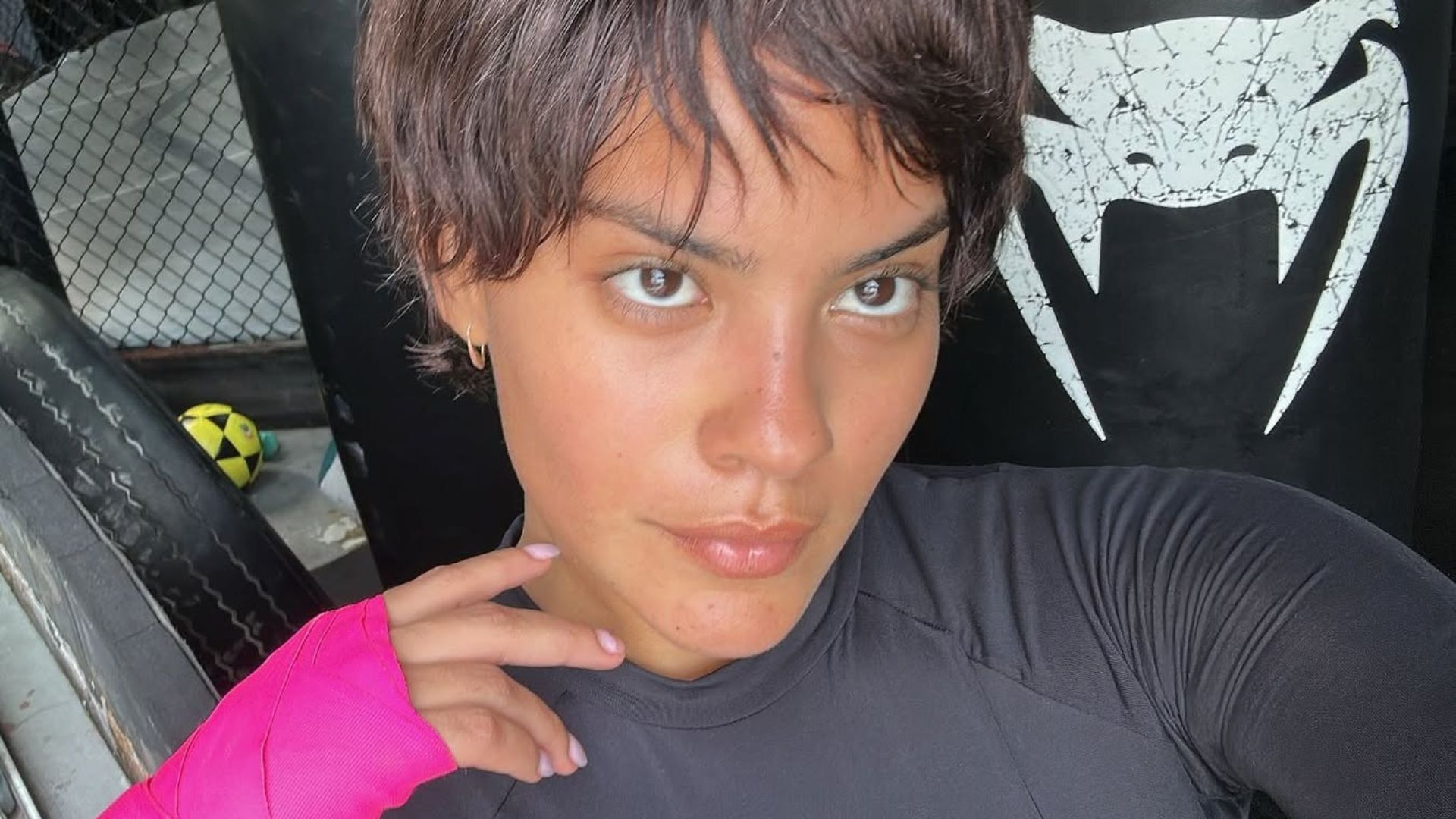 Bella Campos comenta sobre trabalho em Vale Tudo e relembra momento difícil