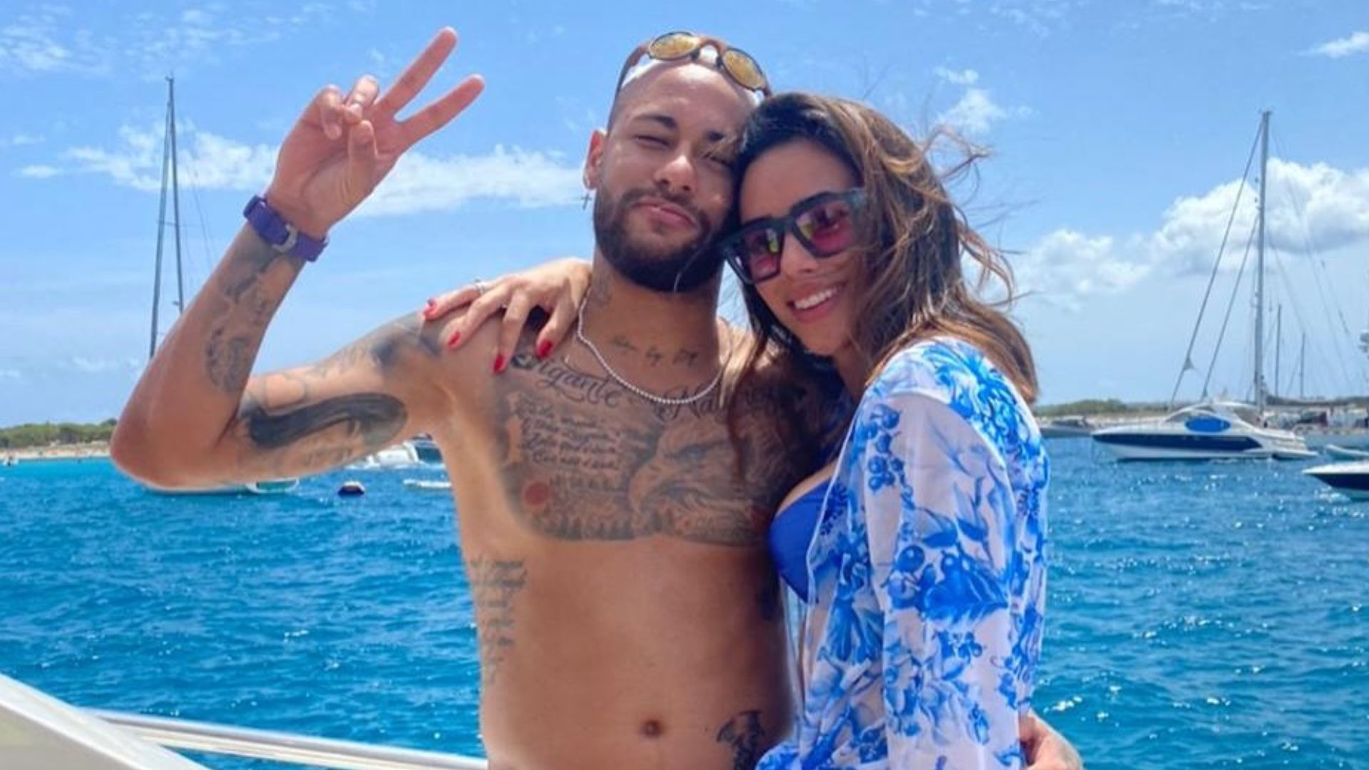 Bruna Biancardi mostra livro devocional em meio à polêmica de traição de Neymar