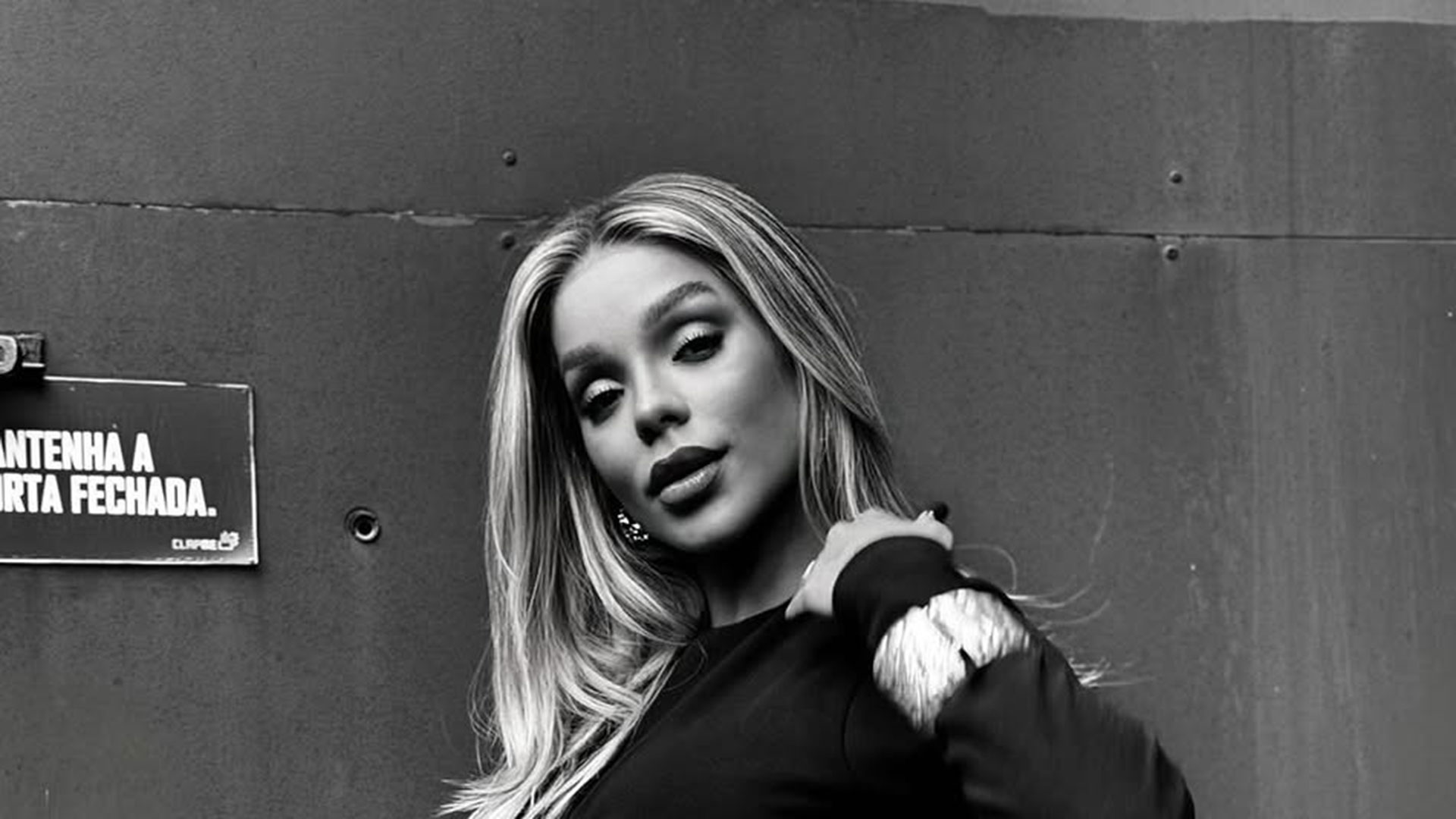 Brunna Gonçalves arrasa em novas fotos exibindo o barrigão de grávida